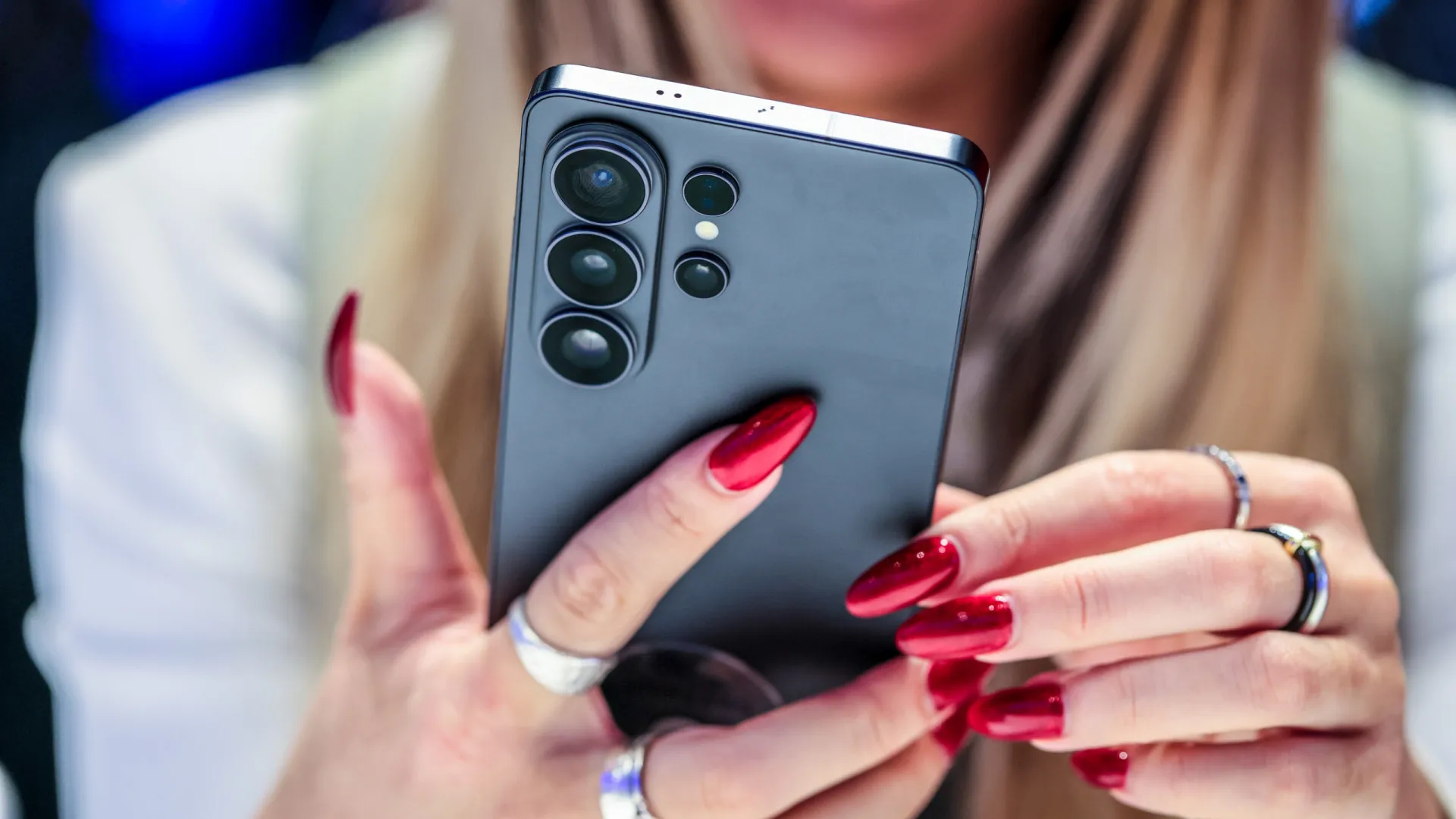 Samsung está a planear lançar quatro telemóveis Galaxy S27. Sim, leu bem