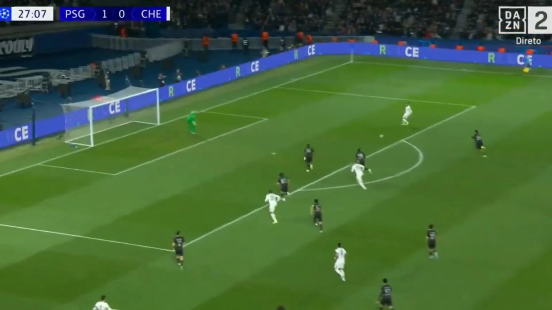 Onde andava Nuno Mendes? Malo Gusto apareceu sozinho e não perdoou o PSG