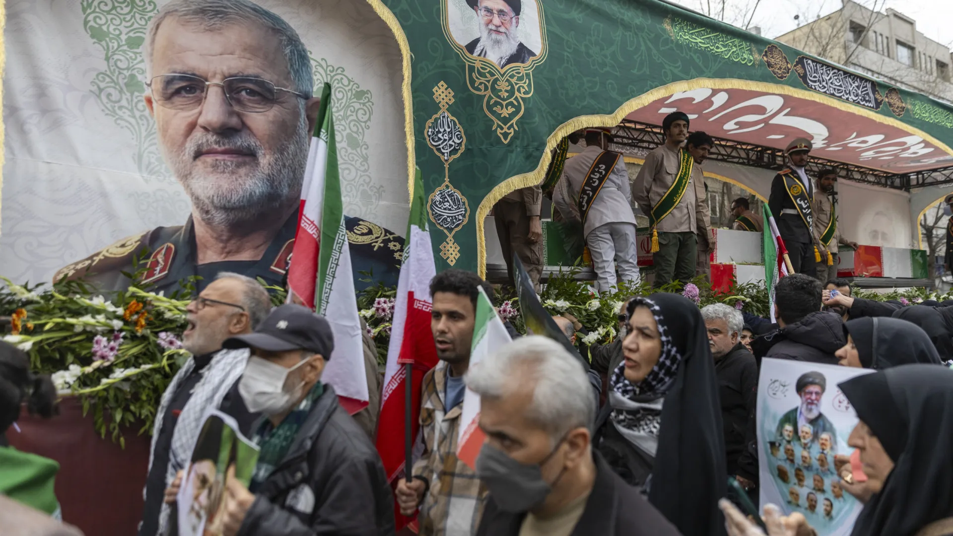 
                    Irão condiciona fim do conflito a indemnizações, garantias e direitos
                