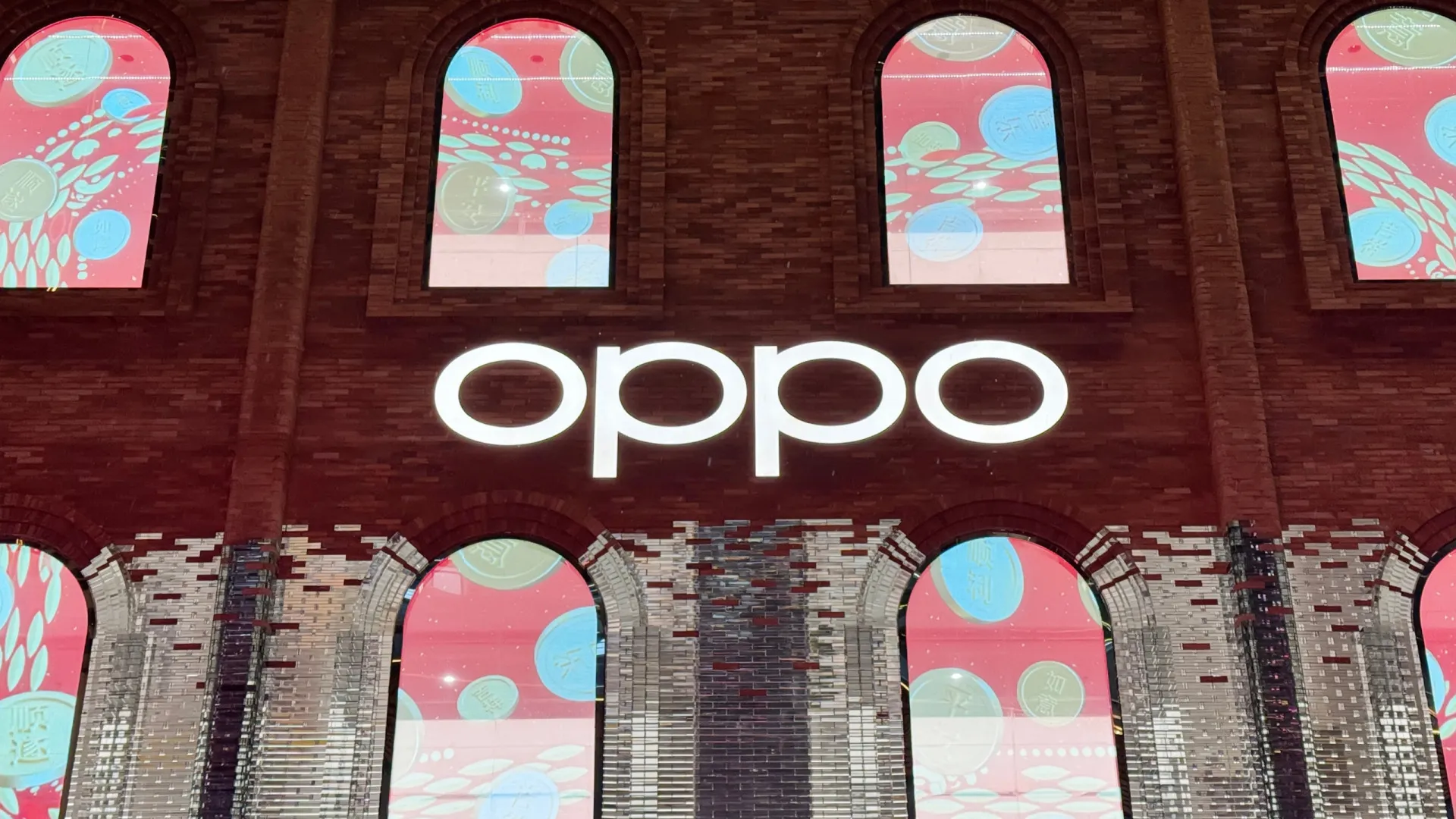 Oppo e OnePlus vão aumentar preços de telemóveis