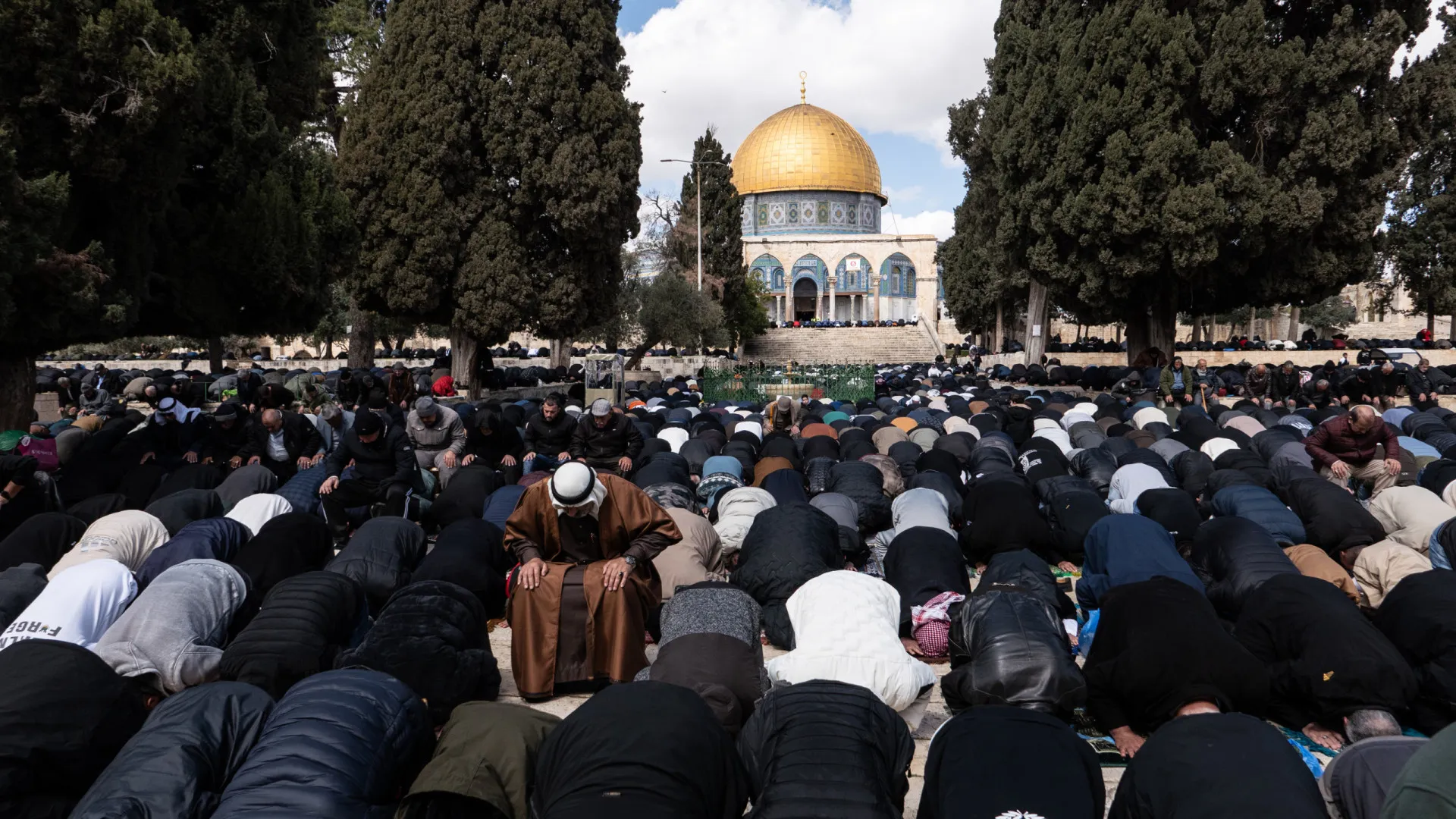 
                    Oito países muçulmanos condenam Israel por fechar Al-Aqsa no Ramadão
                