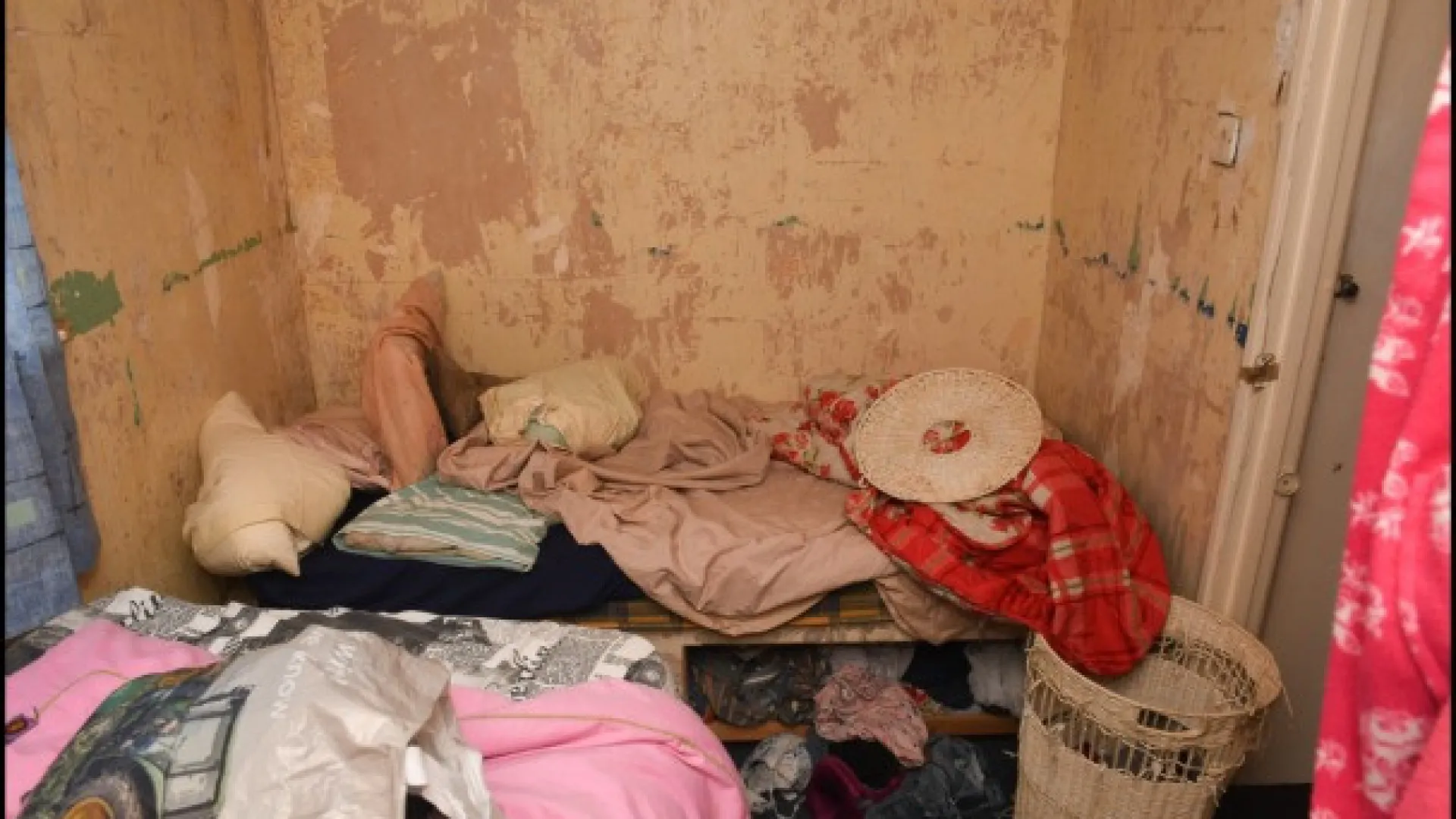 
                    Mulher escravizada em Inglaterra quebra silêncio: 