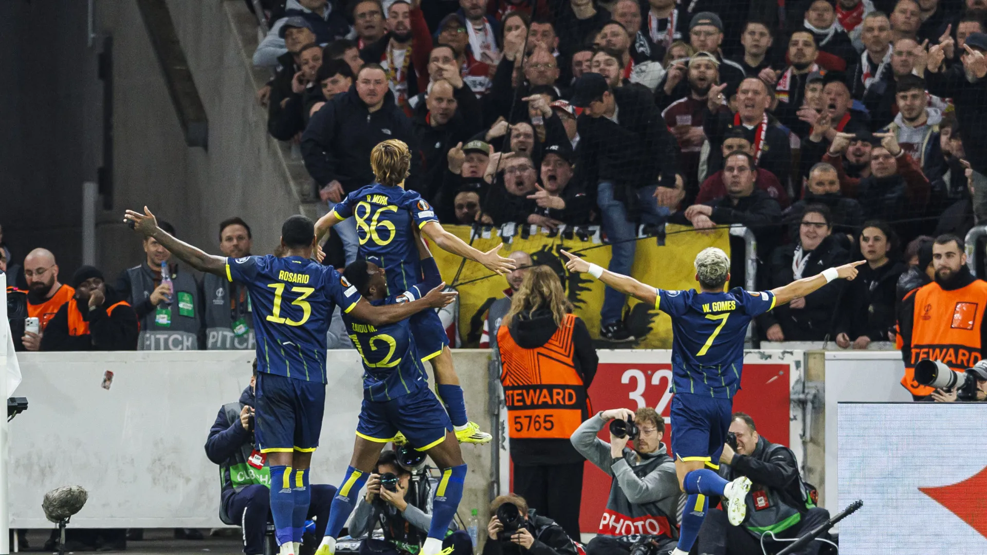 Competência do FC Porto segura inspiração alemã com 'quartos' à vista