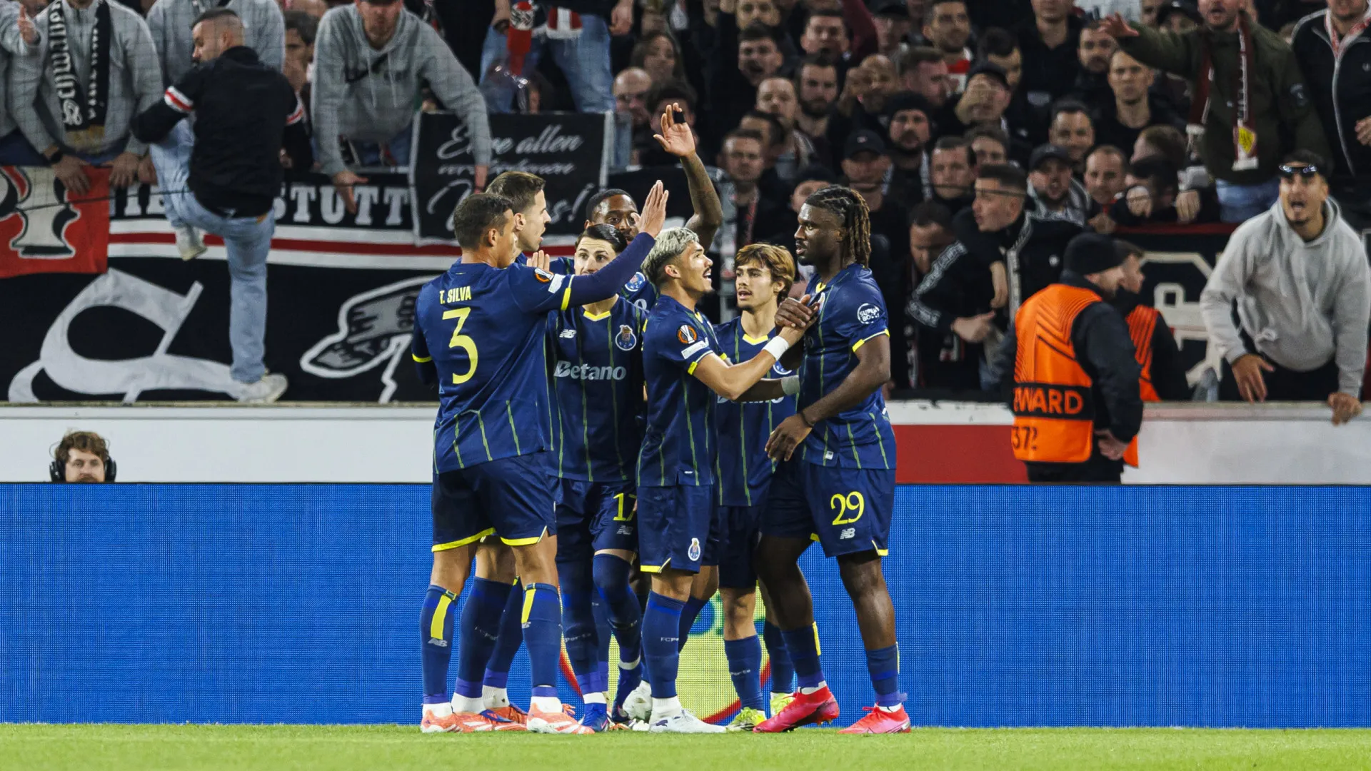 
                    O que diz supercomputador das chances de FC Porto e Sp. Braga na Europa?
                