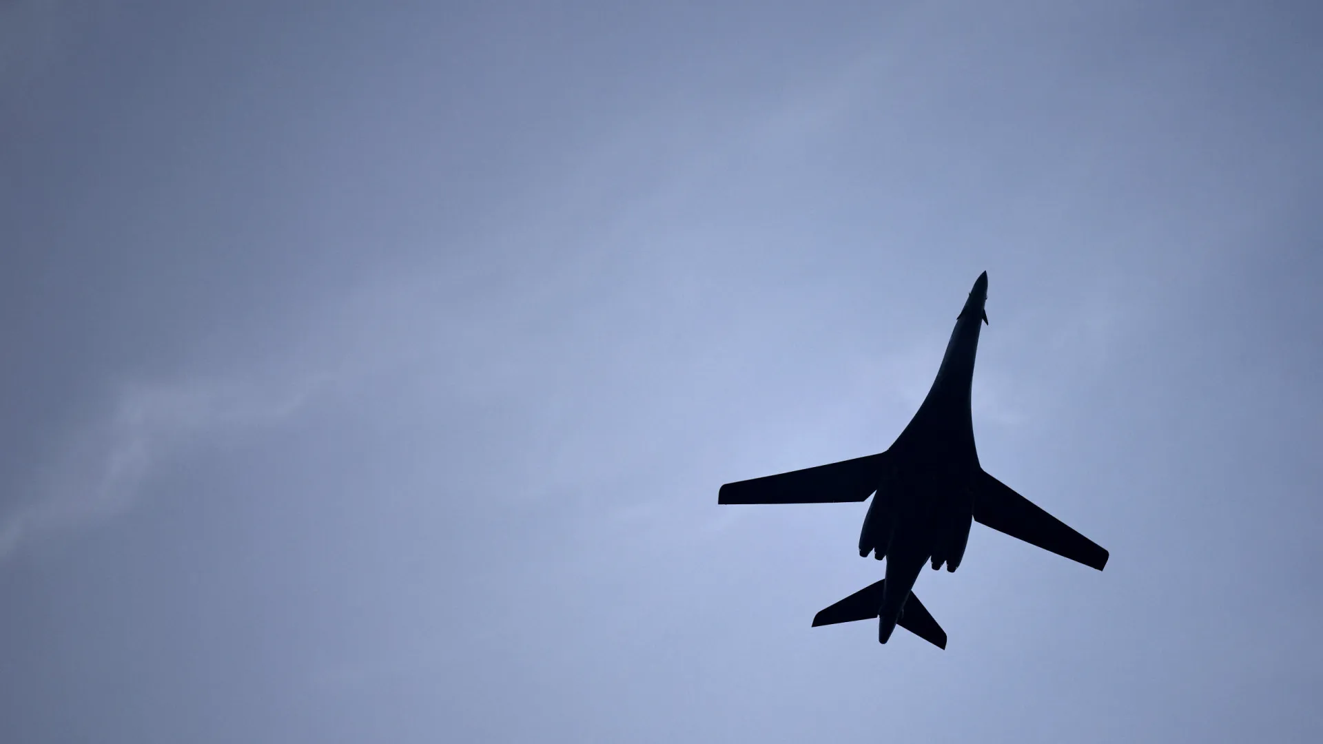 
                    Quatro mortos em queda de avião dos Estados Unidos no Iraque
                