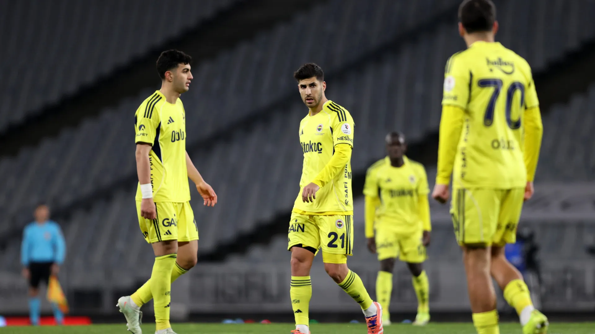 Fenerbahçe cai com estrondo e perde invencibilidade no campeonato turco