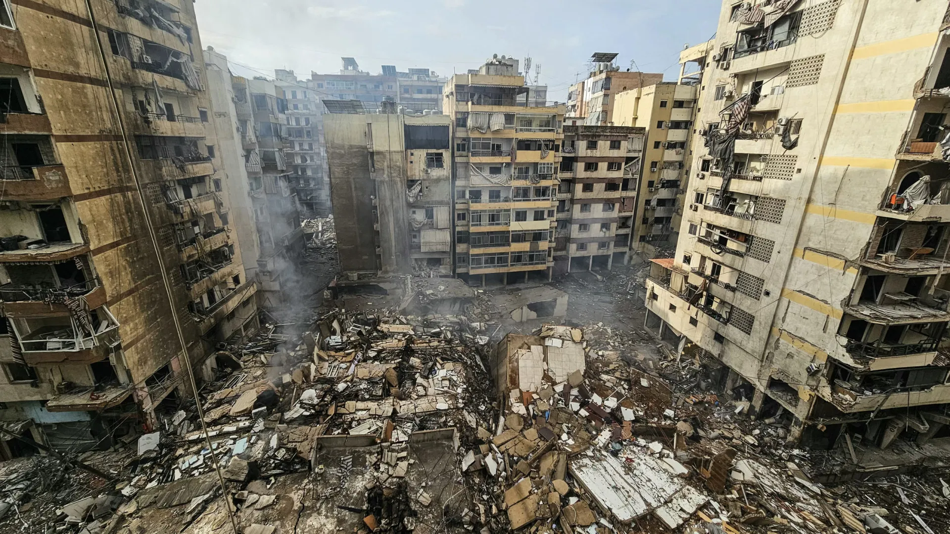 AO MINUTO: Embaixada dos EUA no Iraque atingida; Ilha de Kharg sem danos