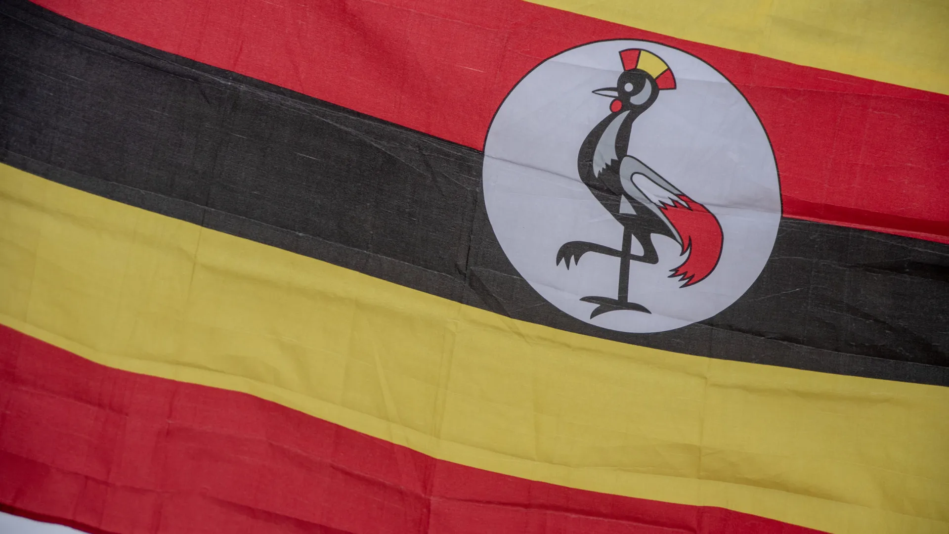 Líder da oposição do Uganda anuncia saída do país para procurar apoio