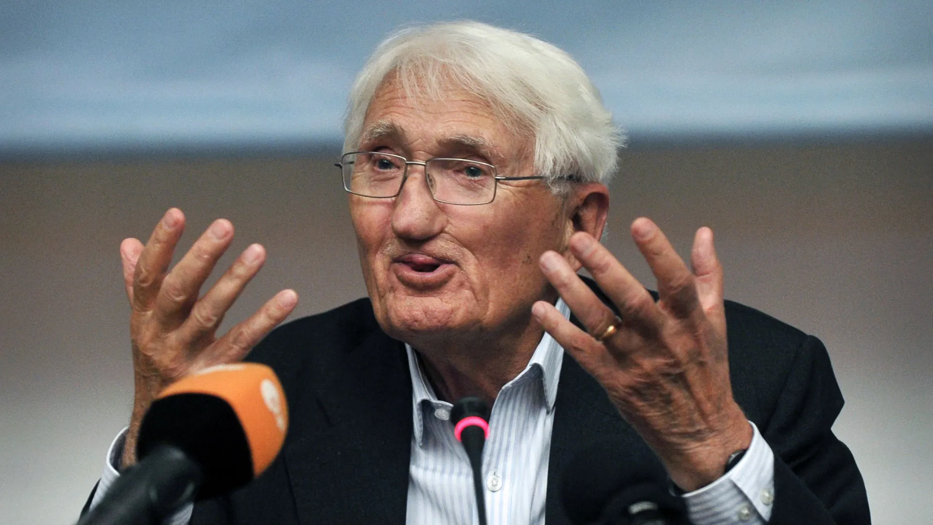 Morreu o filósofo alemão Jürgen Habermas. Tinha 96 anos