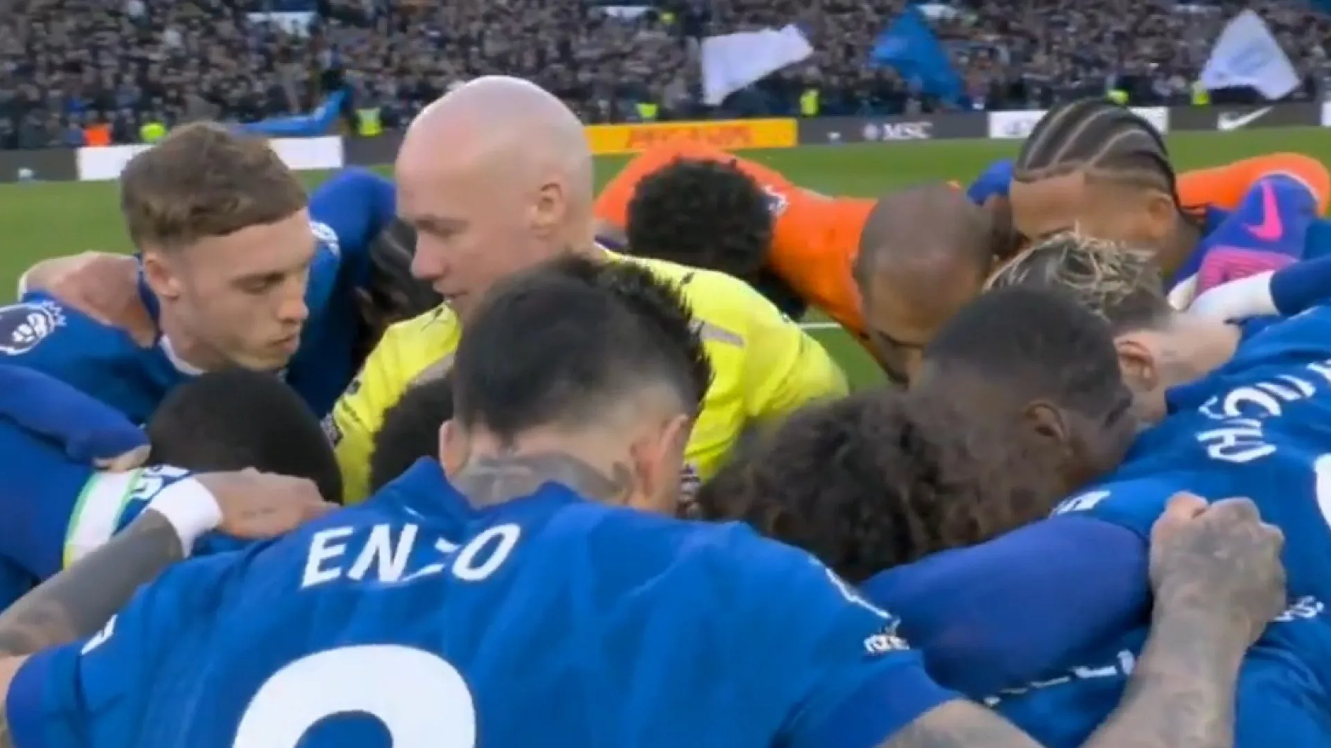 
                    O que foi isto? Momento surreal na Premier League já se tornou viral
                