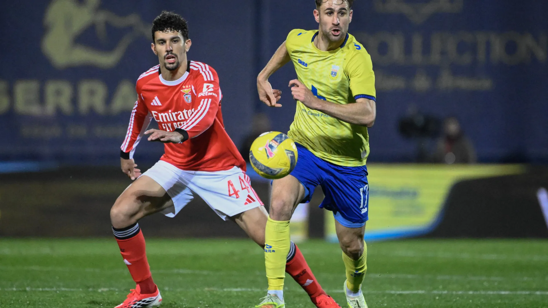 
                    Ivanovic vira herói improvável e Benfica apanha Sporting no pódio
                