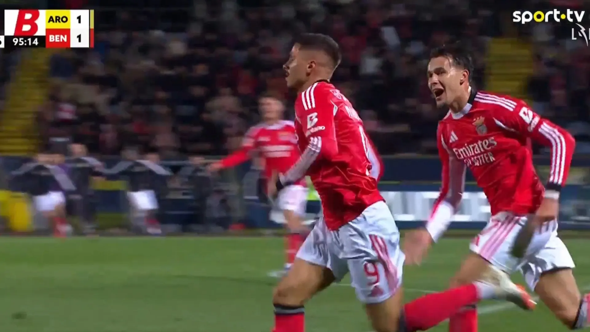 
                    Foi com este golo que Ivanovic que deu o triunfo ao Benfica em Arouca
                