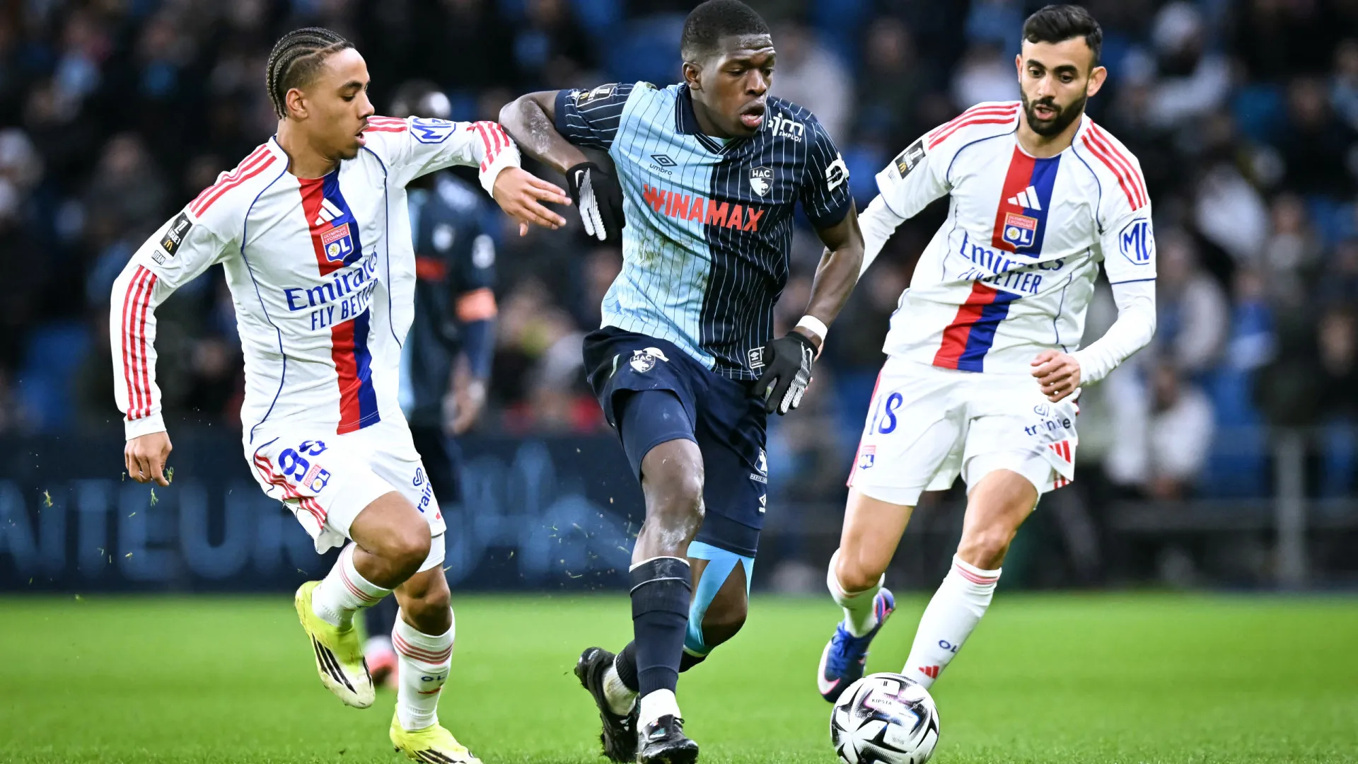 
                    Lyon, de Paulo Fonseca, volta a falhar ao empatar com Le Havre
                