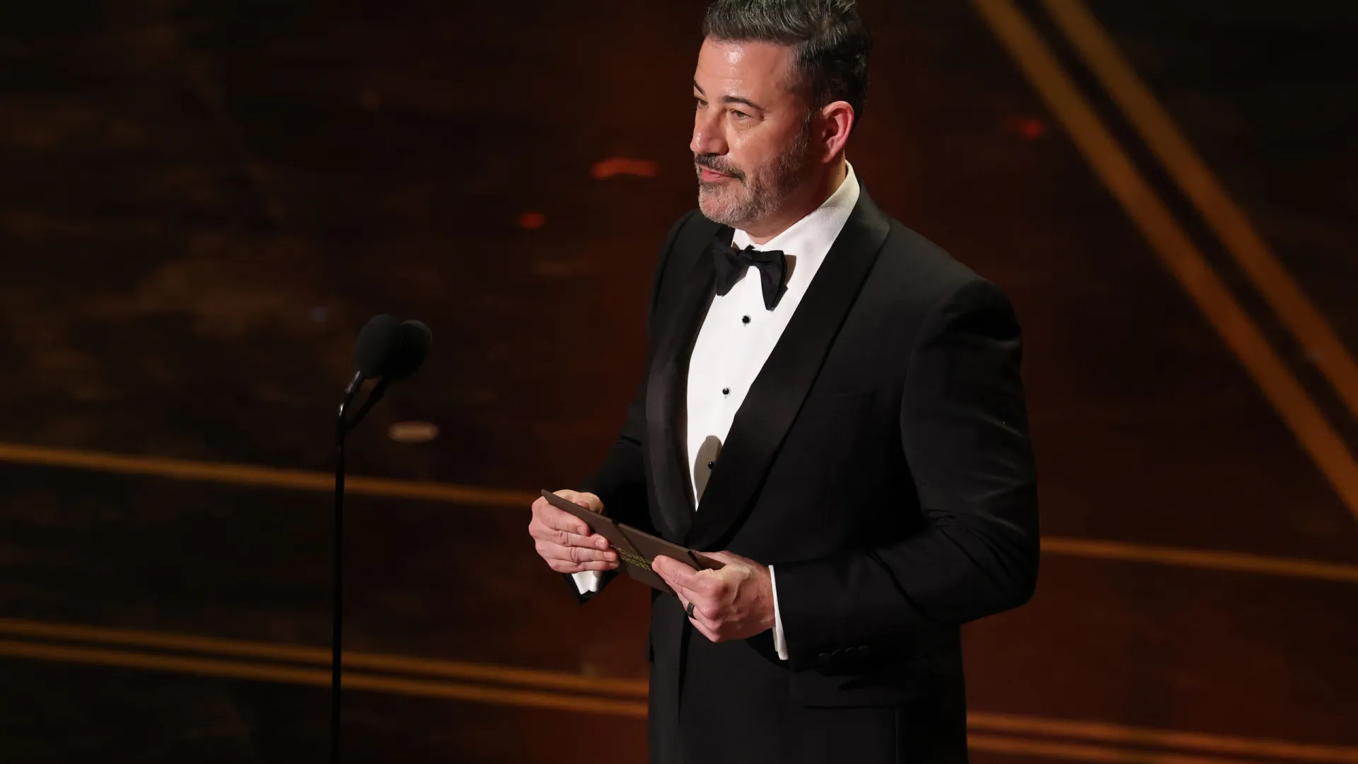 
                    Jimmy Kimmel não poupa: Trump 