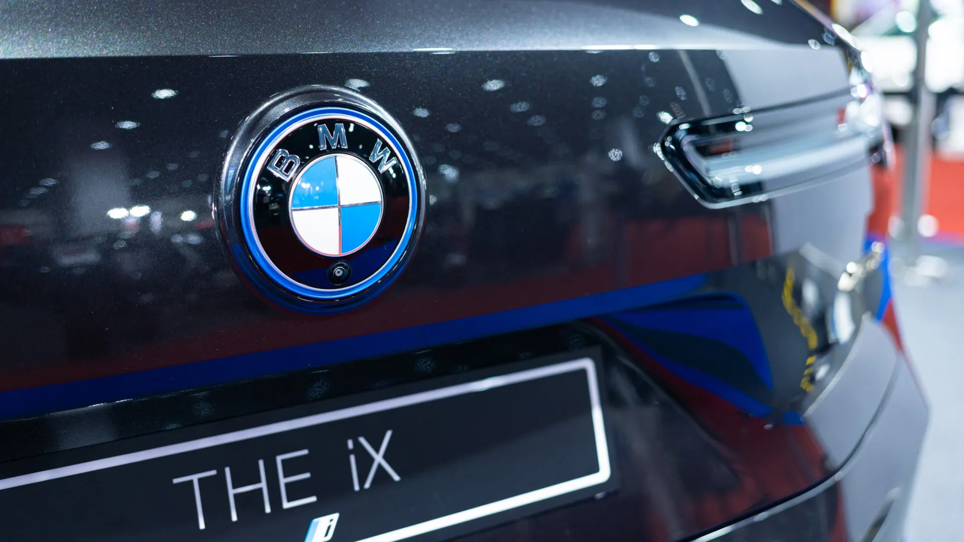 Elétricos podem vir a representar metade das vendas da BMW