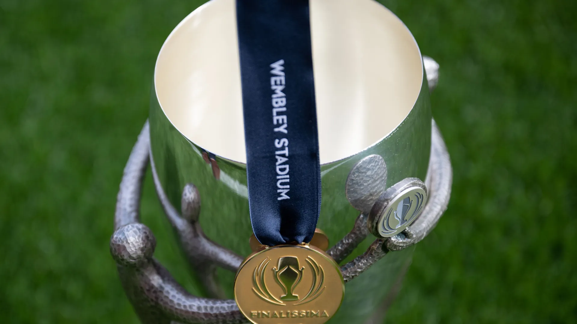 Finalíssima cancelada. Argentina acusa UEFA e revela proposta recusada