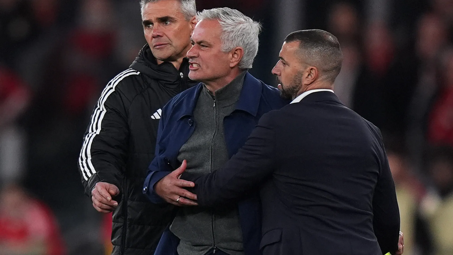 
                    CD da FPF rejeita recurso de Mourinho e está fora do Benfica-Vitória SC
                