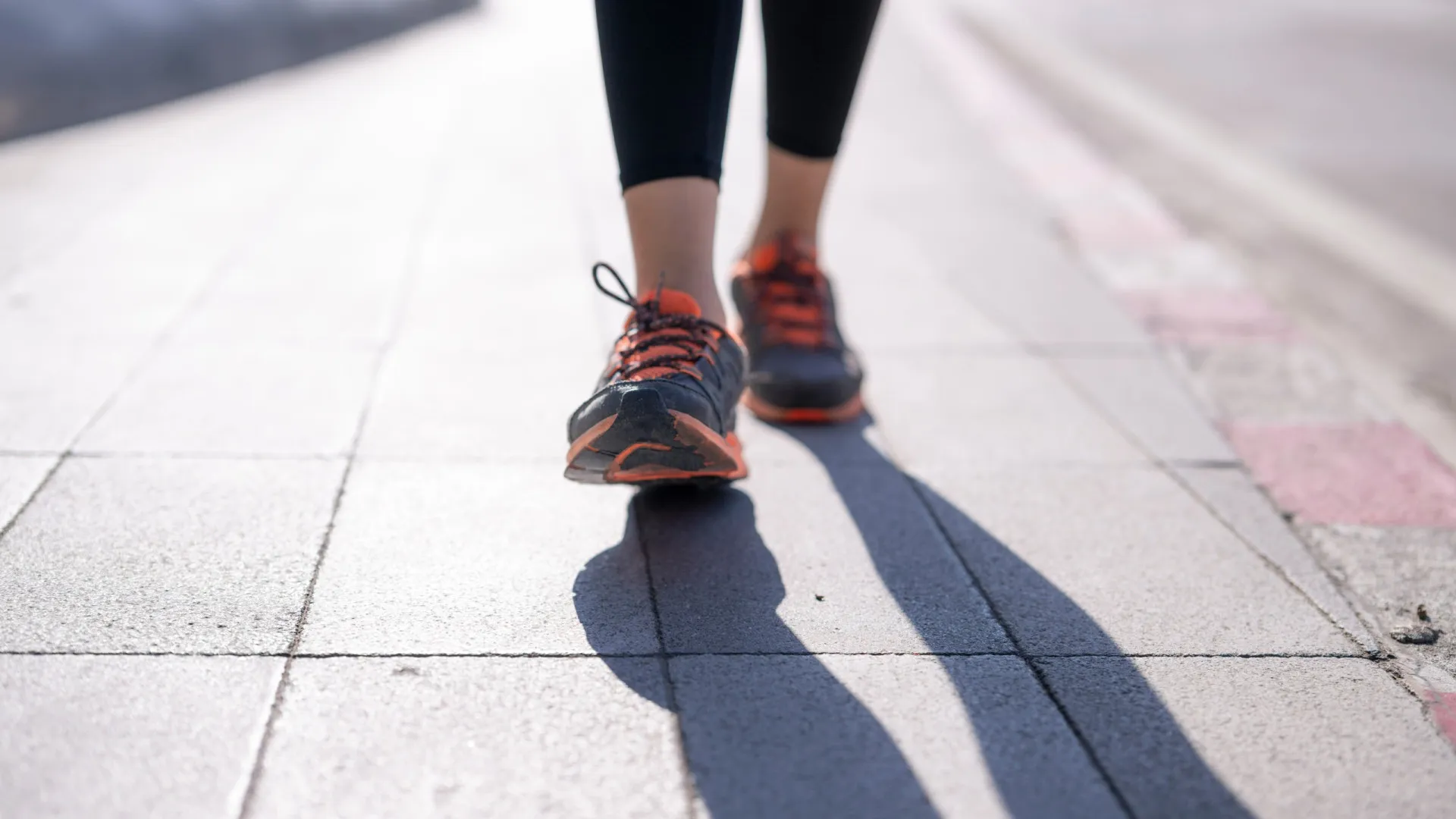 Quer perder peso? Eis os minutos que tem de caminhar por dia