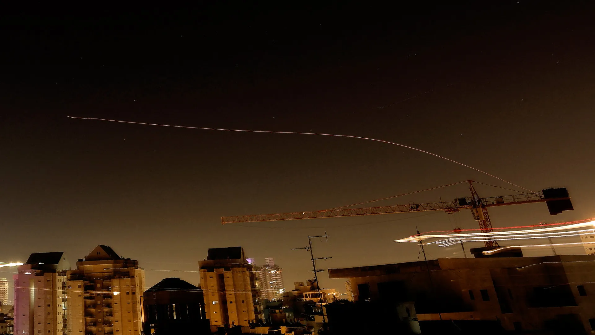 
                    Novas explosões sentidas na capital iraniana
                