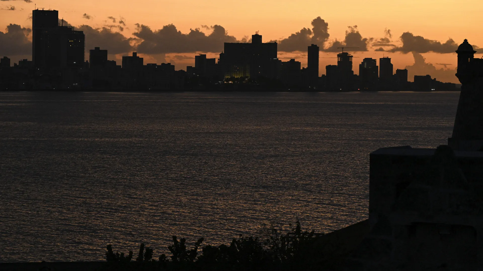 
                    Flotilha espanhola parte em maio para Havana com ajuda para a ilha
                