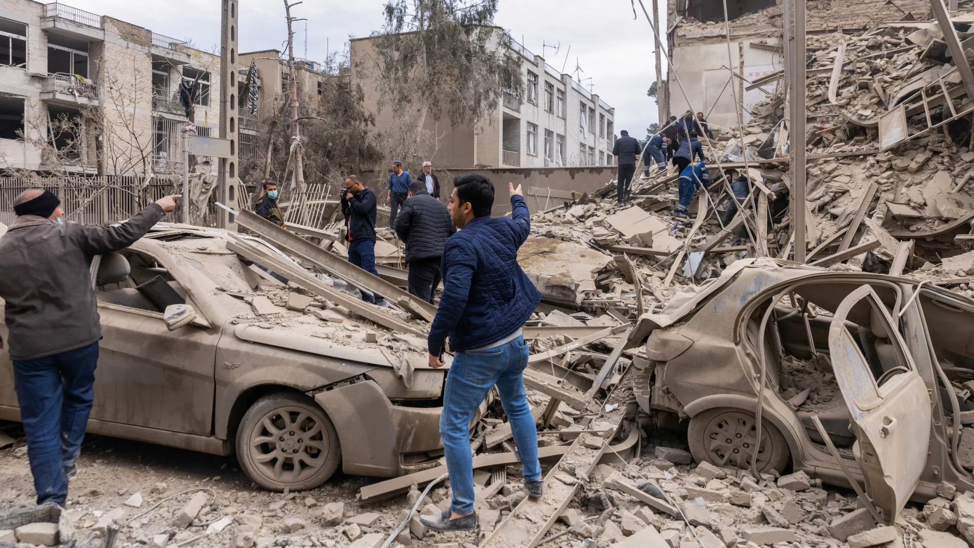 
                    UE debate segurança energética após escalada no Médio Oriente
                