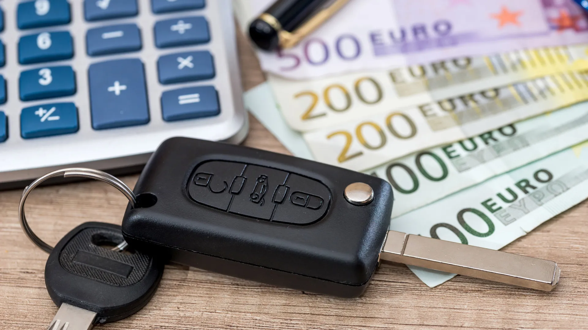 
                    Atestar o carro a gasóleo já custa mais 19 euros do que no início do ano
                