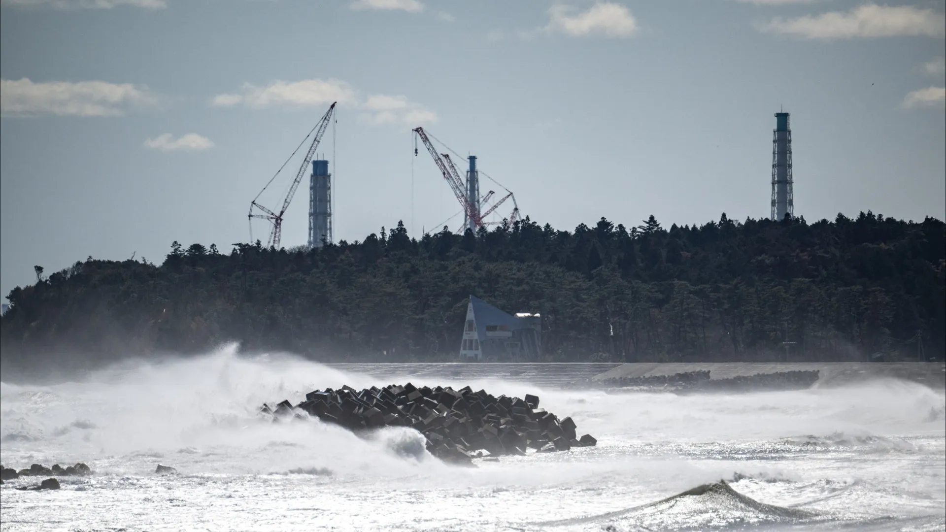 
                    Japão adia retoma das operações comerciais da maior central nuclear do mundo
                