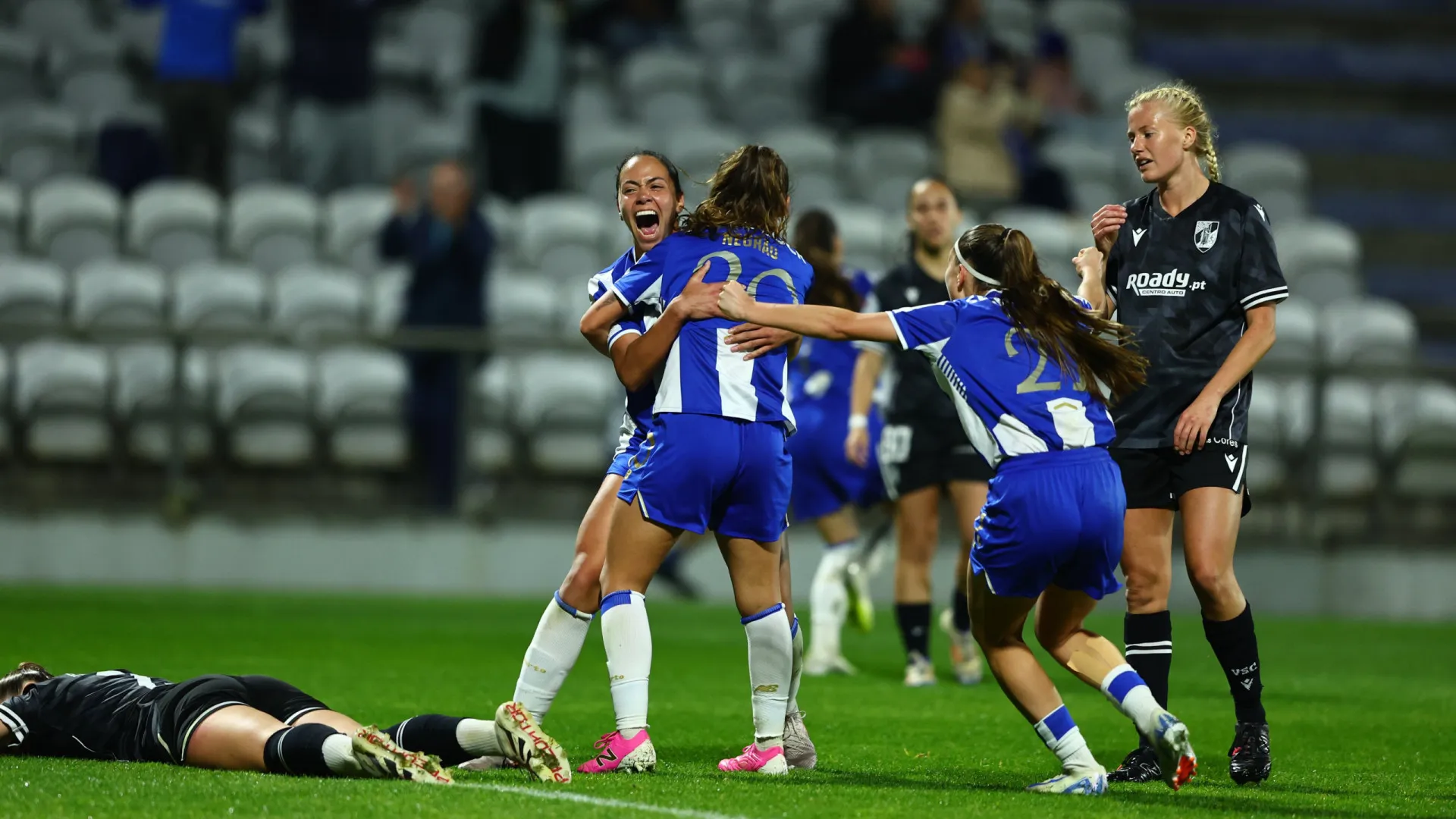 Histórico. FC Porto vence Vitória SC e defronta Benfica no Jamor