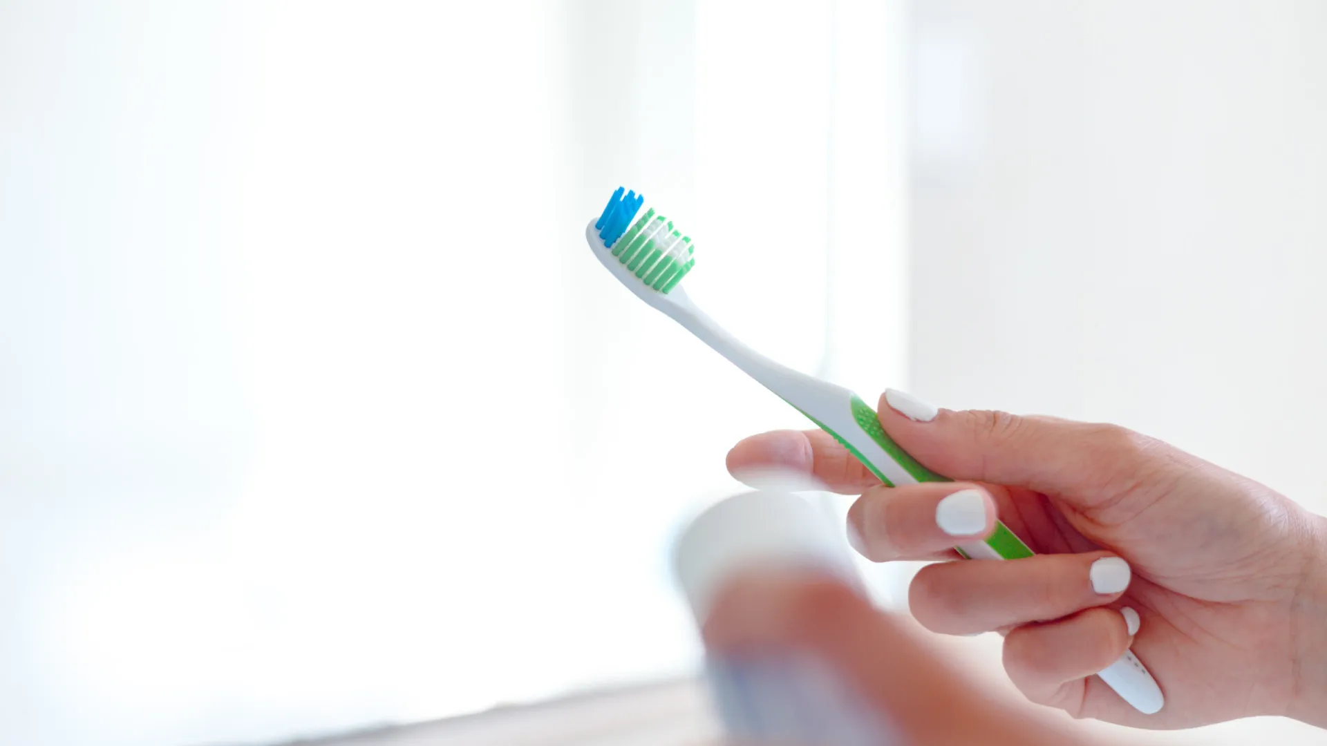 
                    Se isto lhe acontecer, troque imediatamente de escova de dentes
                