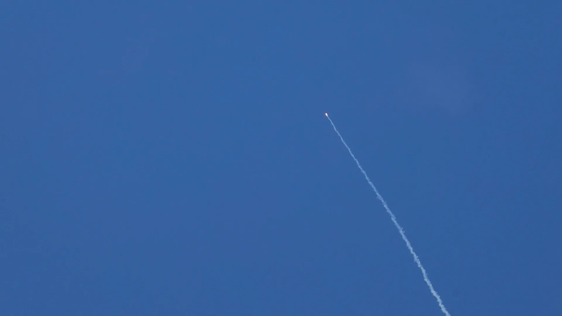 
                    Israel ativa sistema de defesa para intercetar nova vaga de mísseis
                