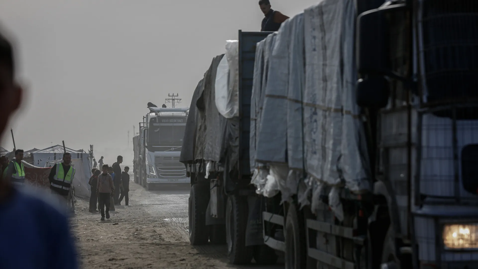 
                    Reaberta fronteira de Rafah entre Gaza e Egito
                