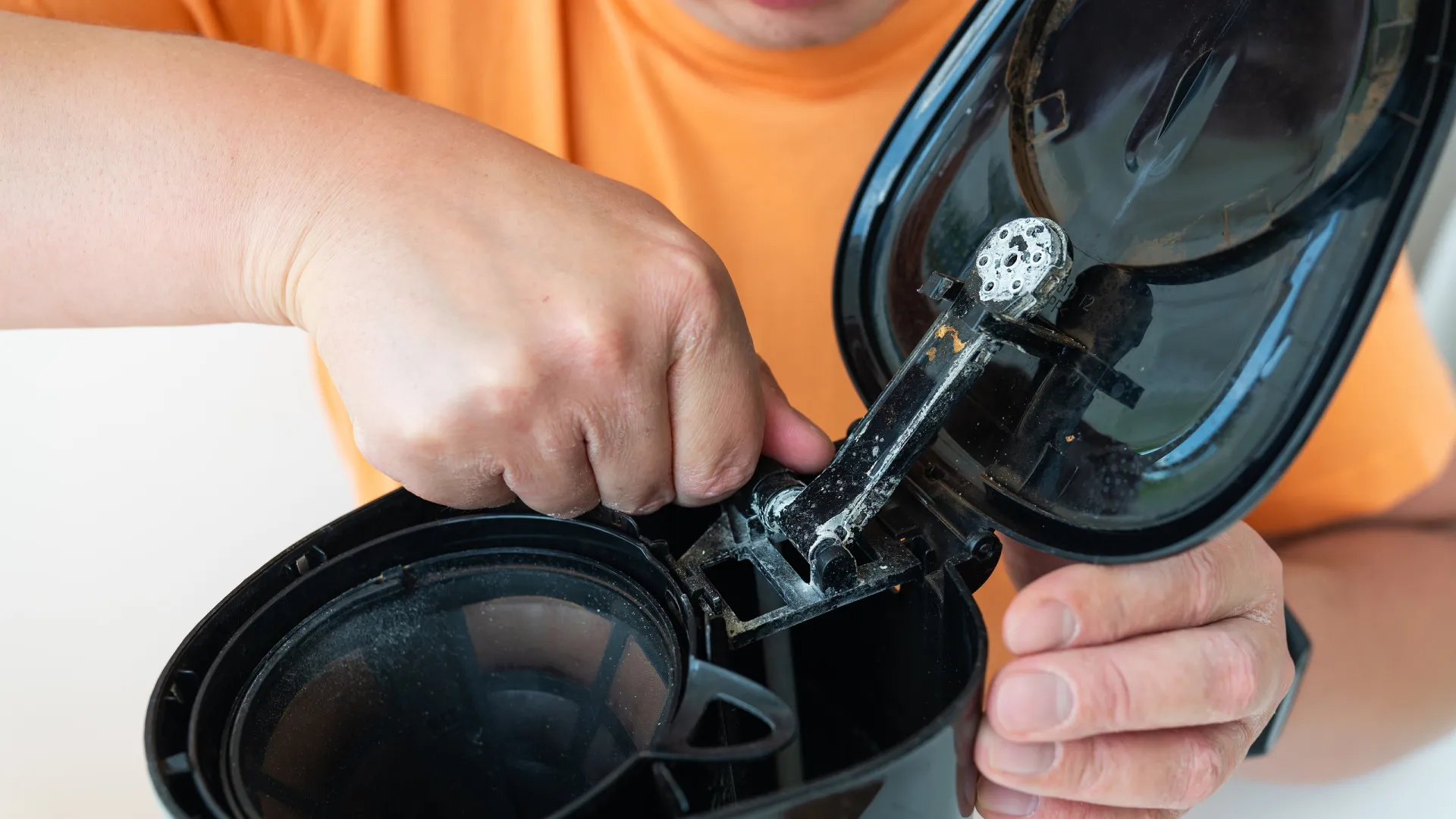 
                    Evite este produto (inofensivo) na chaleira. Eis poção eficaz de limpeza
                