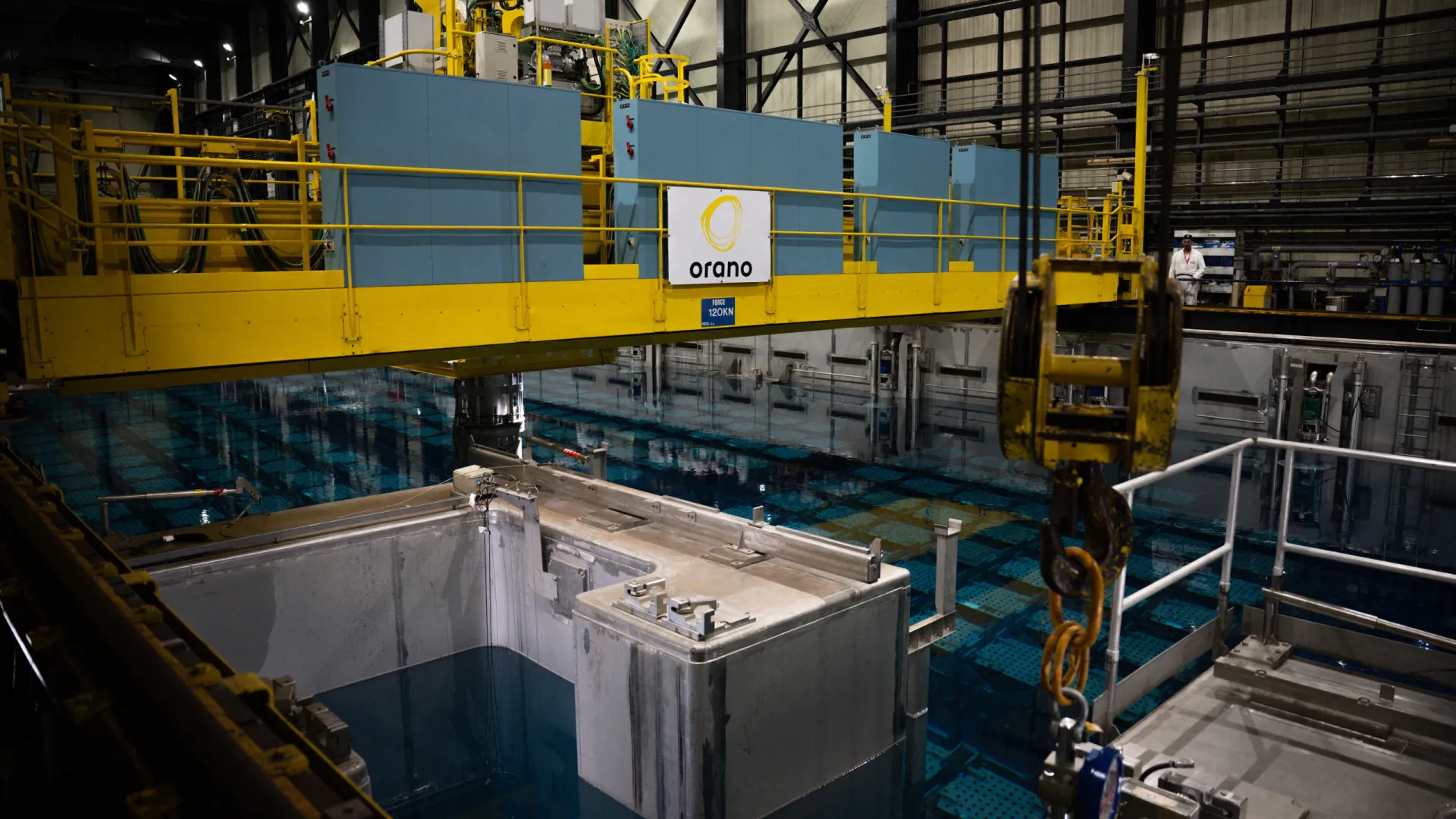 
                    Meningite faz um morto em França. Mulher esteve com dezenas de colegas
                