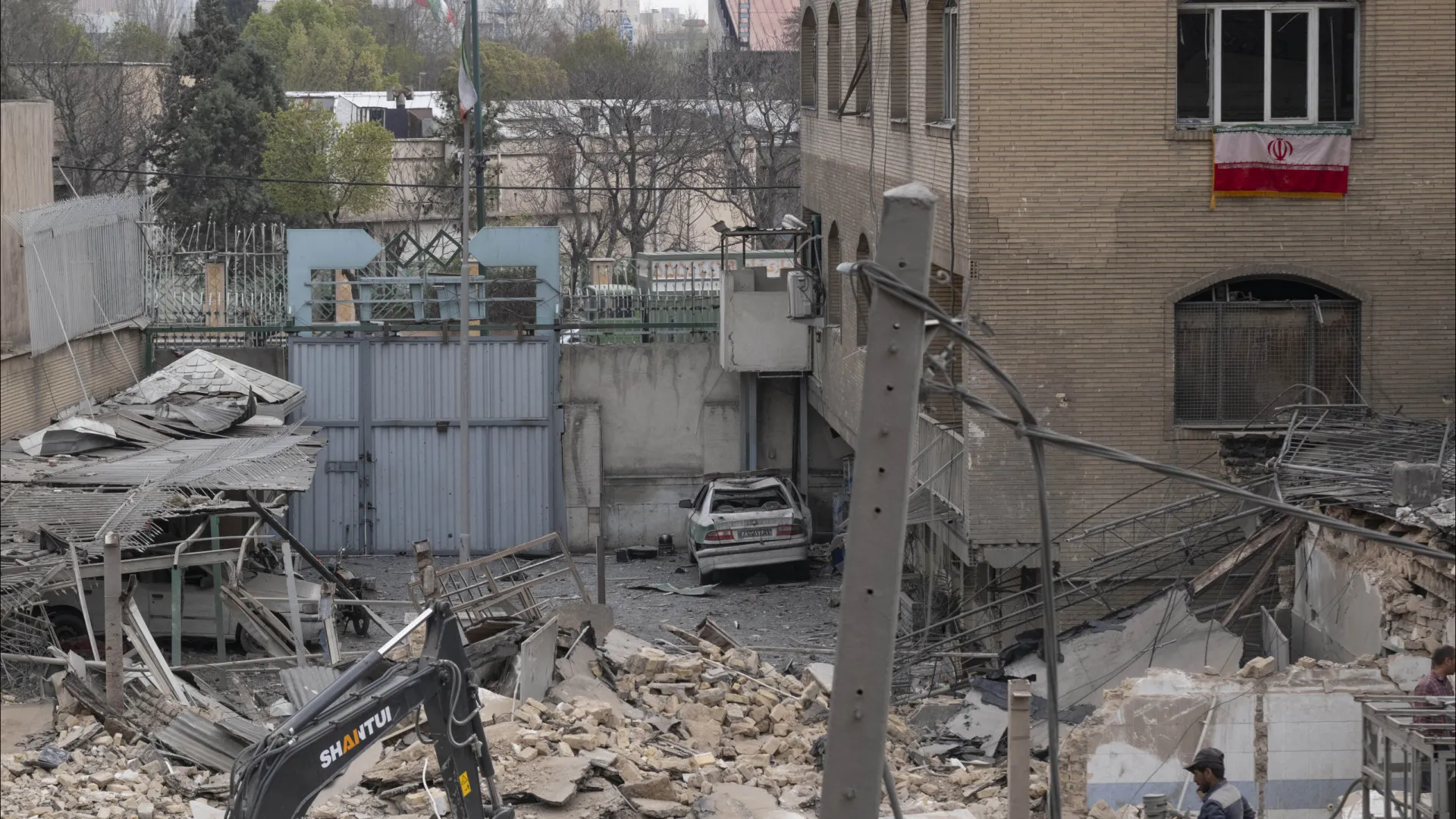 
                    Israel lança nova vaga de ataques antes de negociações de paz na ONU
                