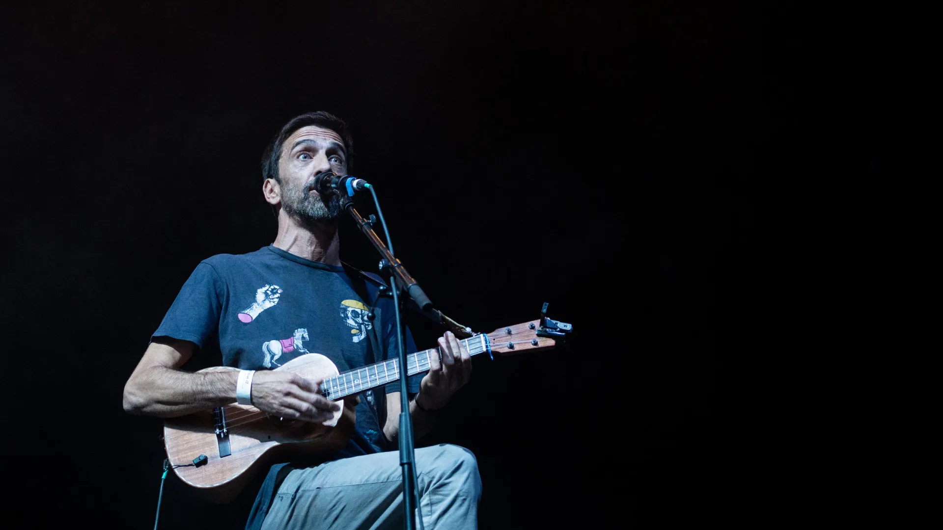 
                    Manel Cruz abre nova programação do Ponto C com 