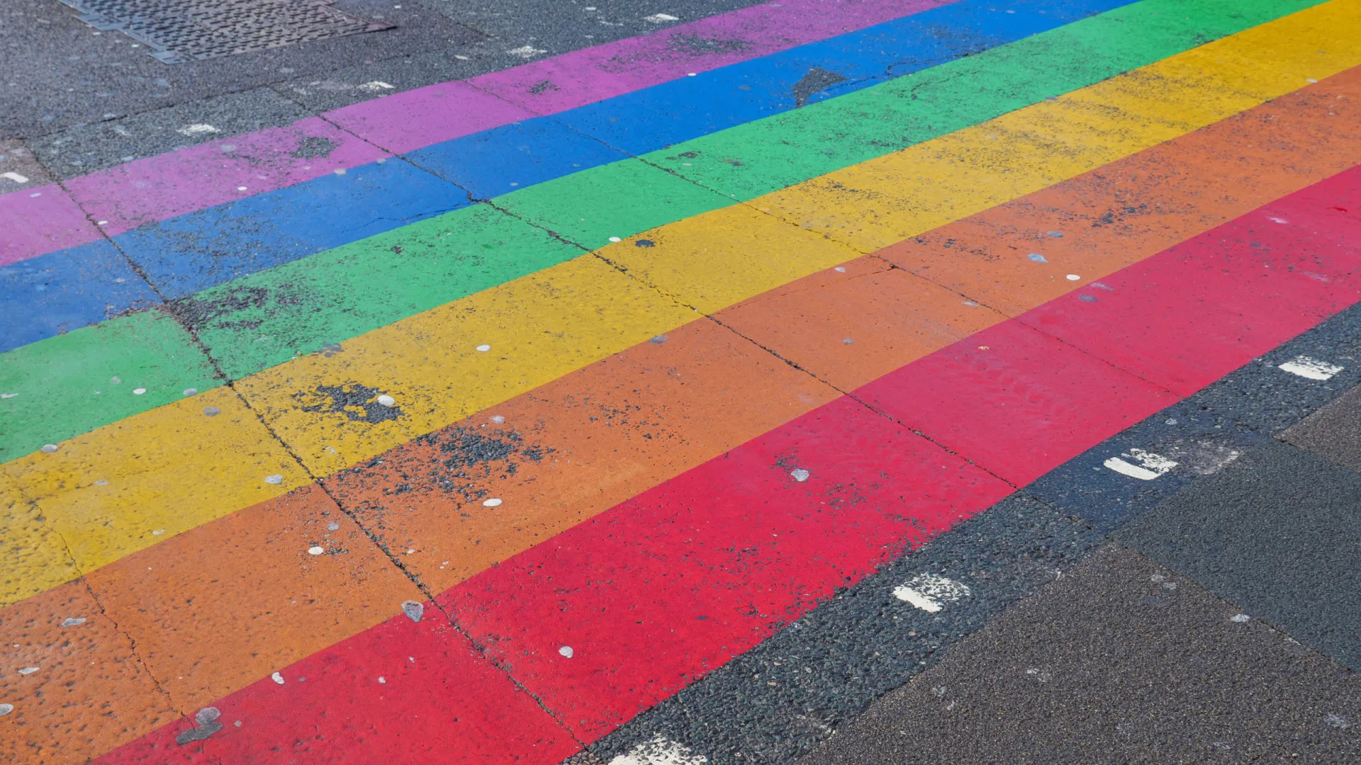 
                    Associações LGBTI+ pedem posição 