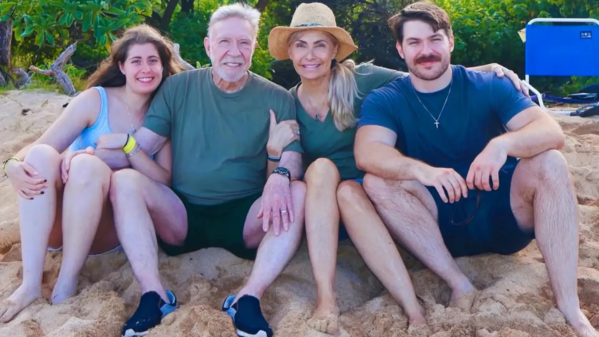 
                    Filhos de Chuck Norris reagem à morte do pai: 