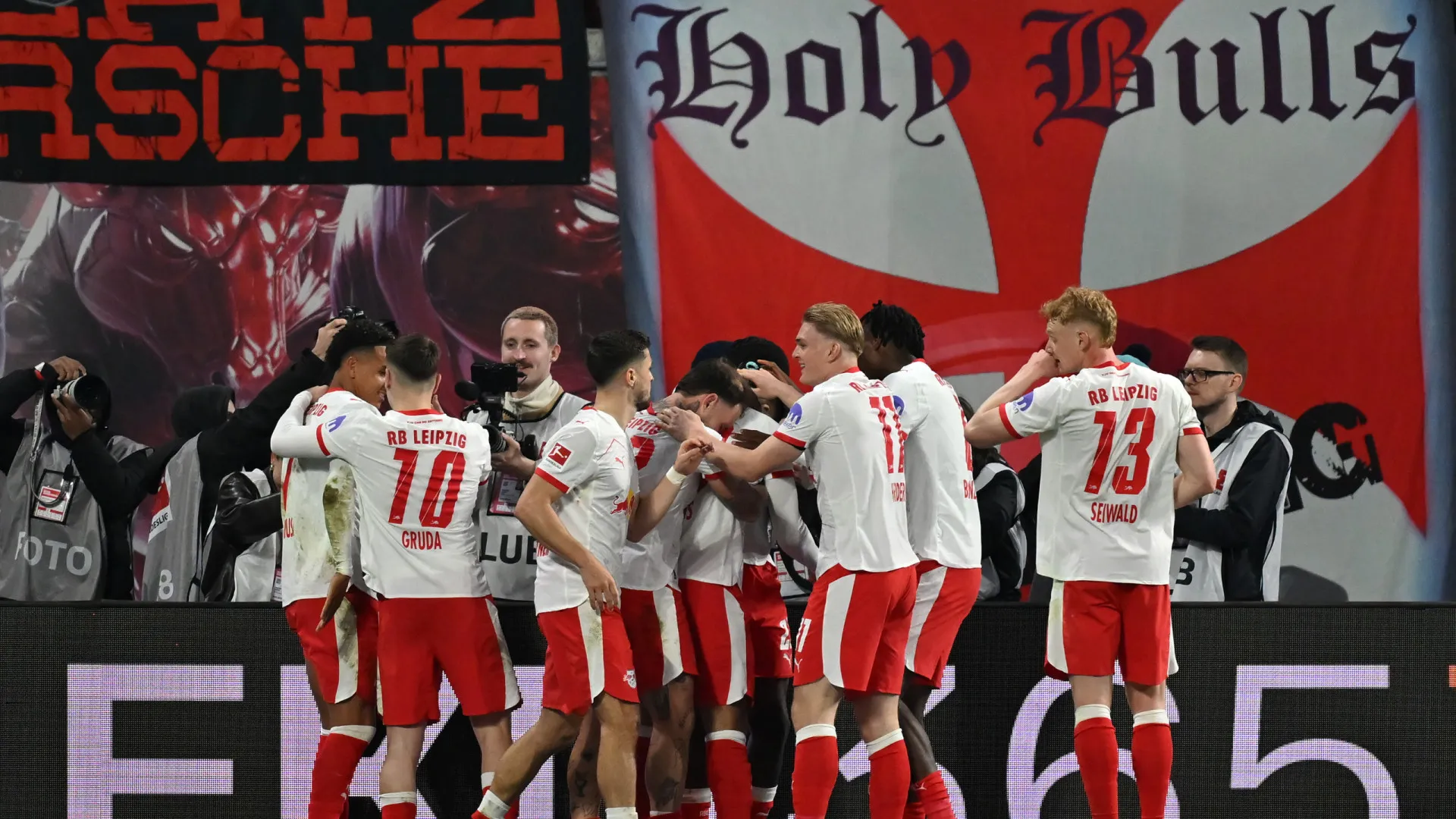 Leipzig goleia Hoffenheim e está mais perto da Liga dos Campeões