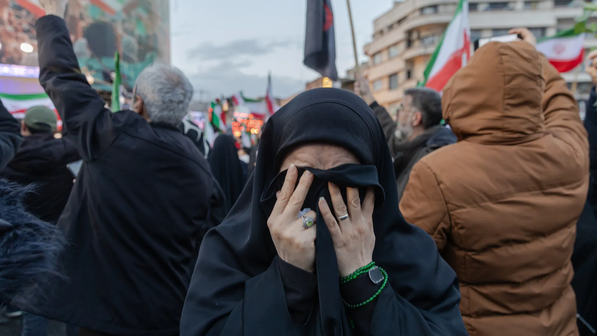 AO MINUTO: Petróleo? Sanções suspensas; Israel ataca regime iraniano