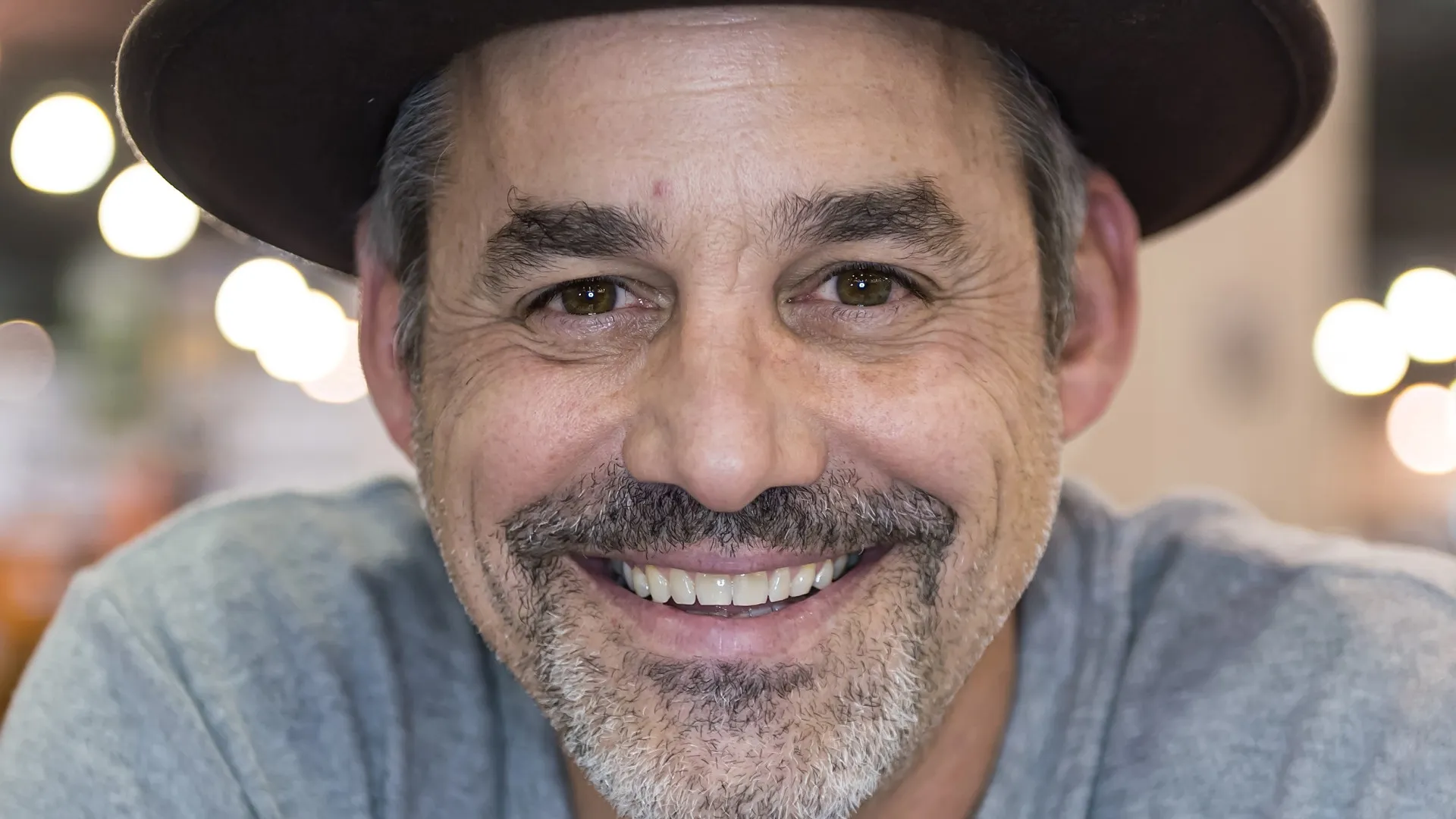 
                    Morreu Nicholas Brendon, de 