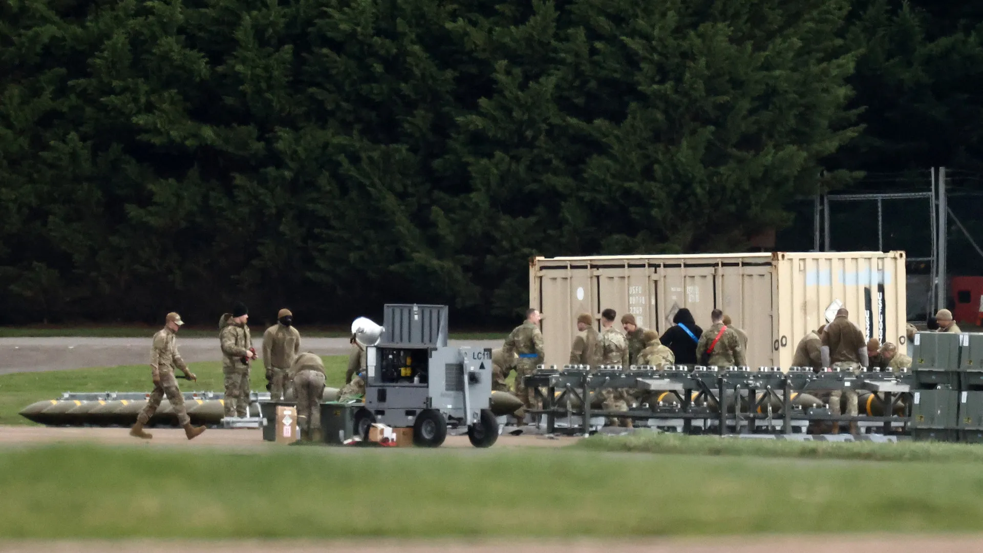 
                    Forças iranianas falham ataque a base naval Diego Garcia
                