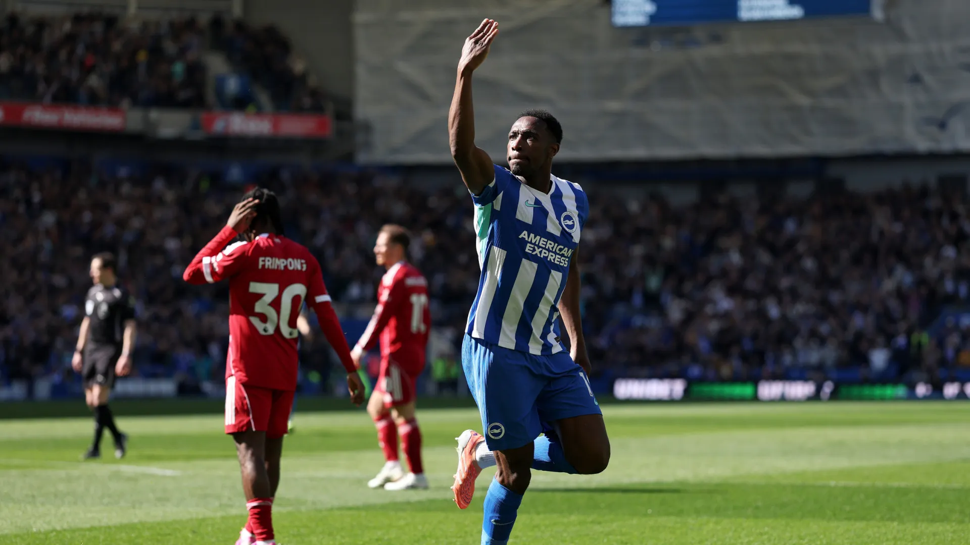 Liverpool vai da euforia à depressão empurrado por Danny Welbeck