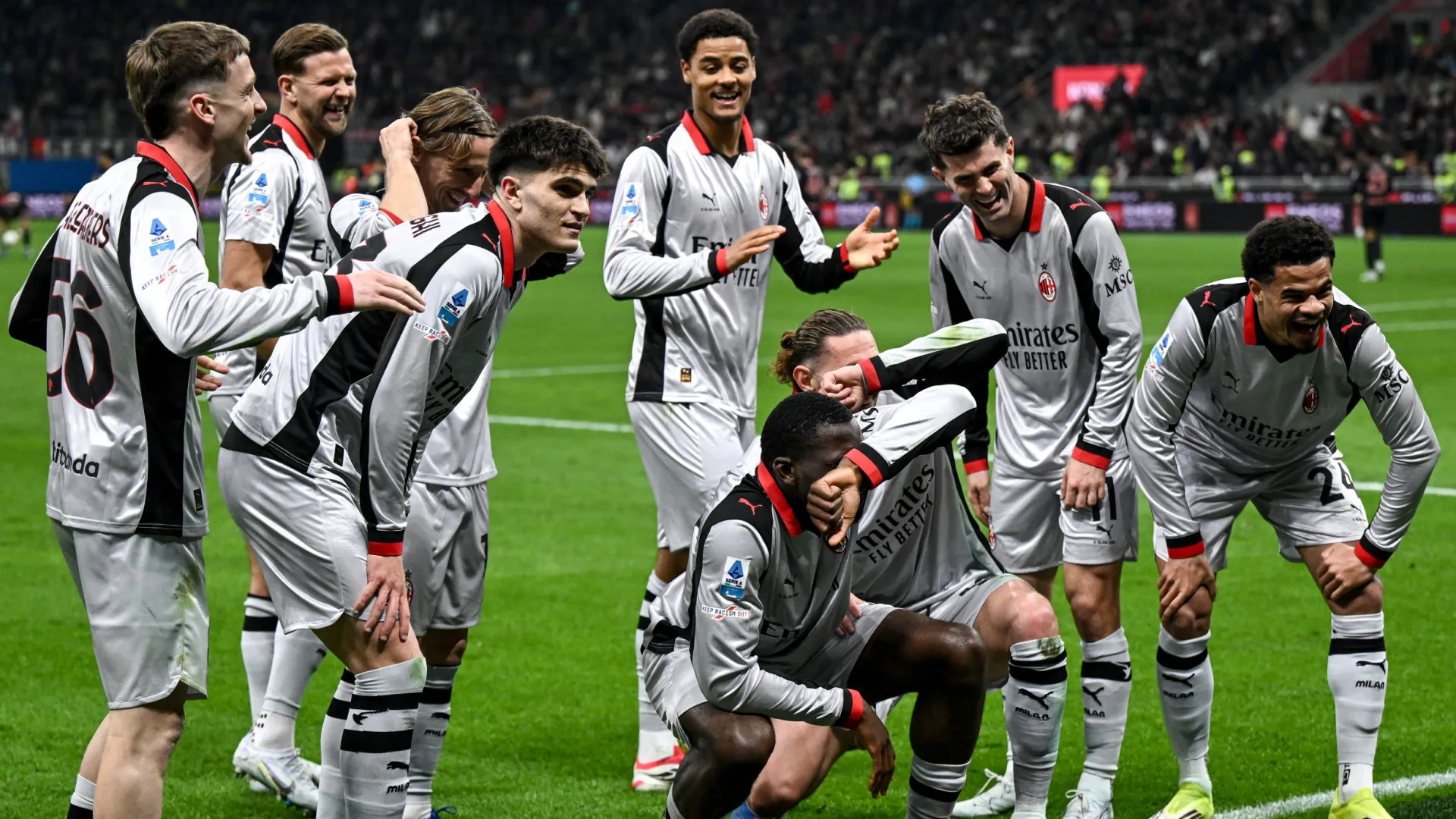 Sem Rafael Leão, Milan regressa aos triunfos na receção ao Torino