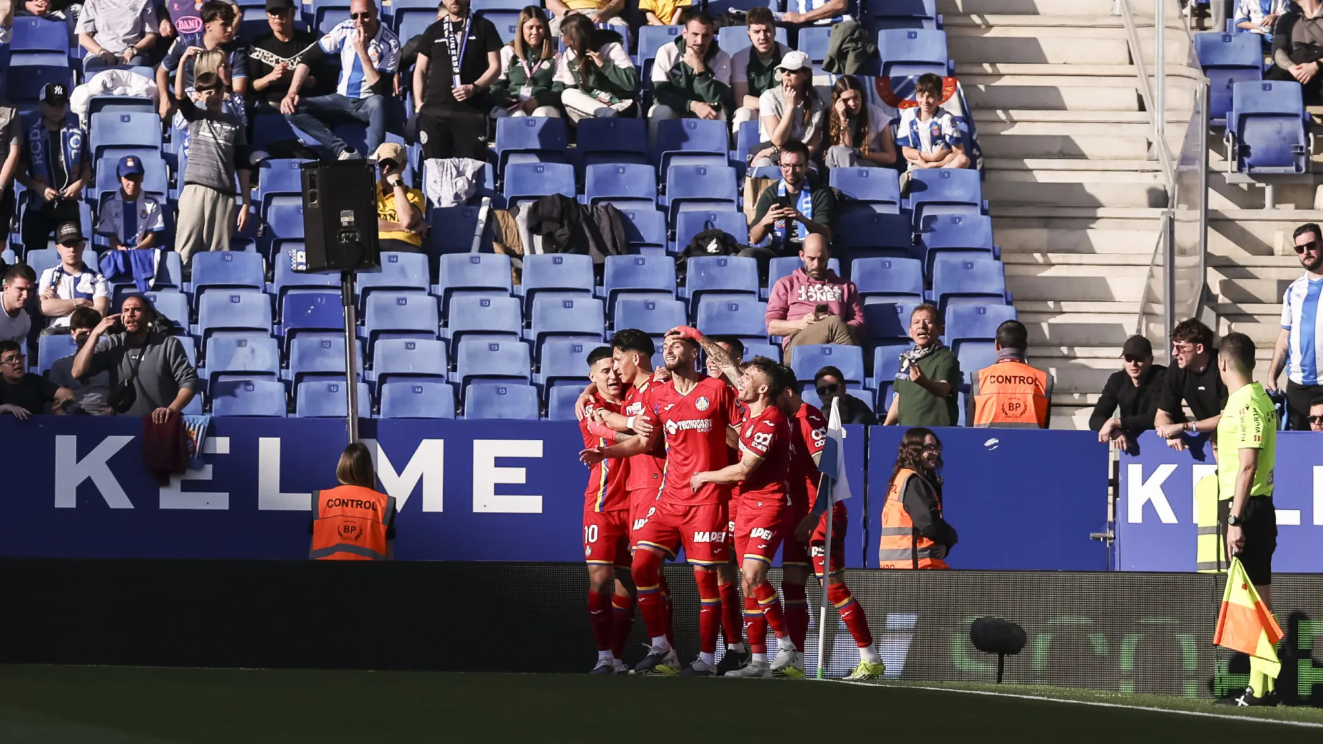 Domingos Duarte marca e assiste no triunfo do Getafe ante Espanyol