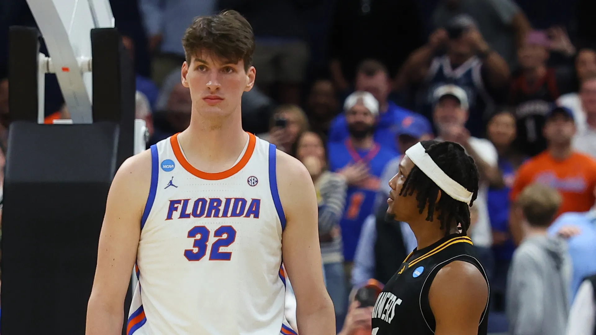 20 anos e 2,36m. Quem é Olivier Rioux, o gigante de que todos falam?