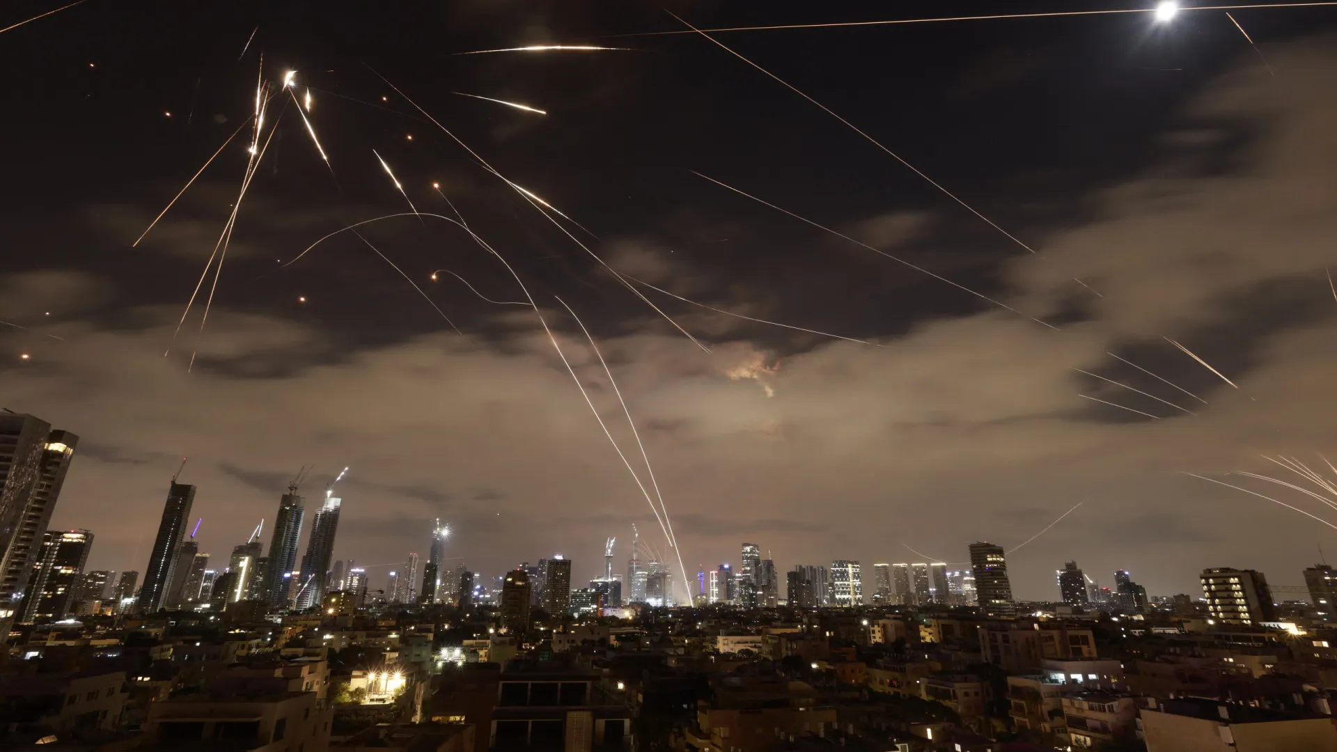 Irão disparou nas últimas horas uma salva de mísseis contra Israel