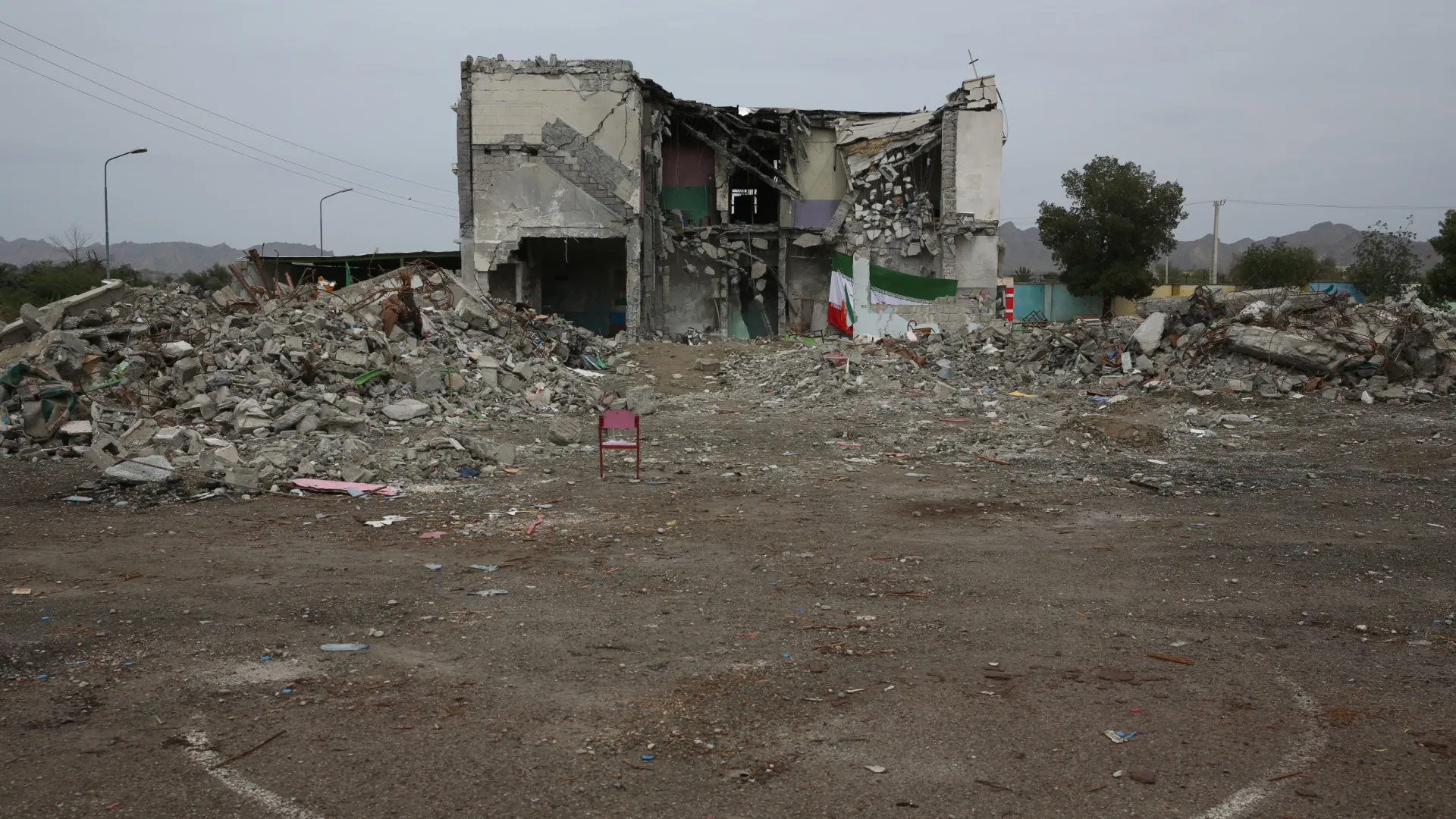 
                    EUA e Irão receberam proposta internacional de cessar-fogo
                