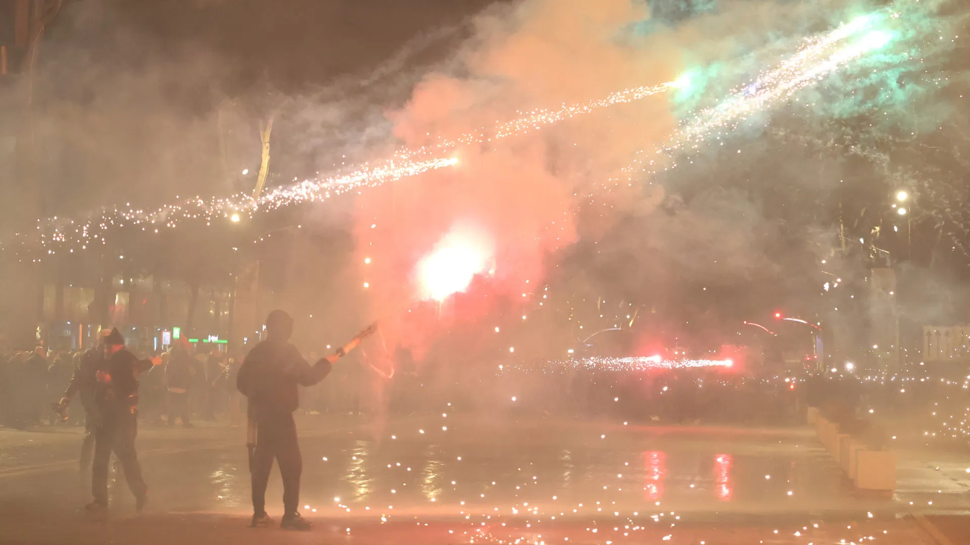 Tumultos em Tirana em protesto da oposição conservadora contra Governo