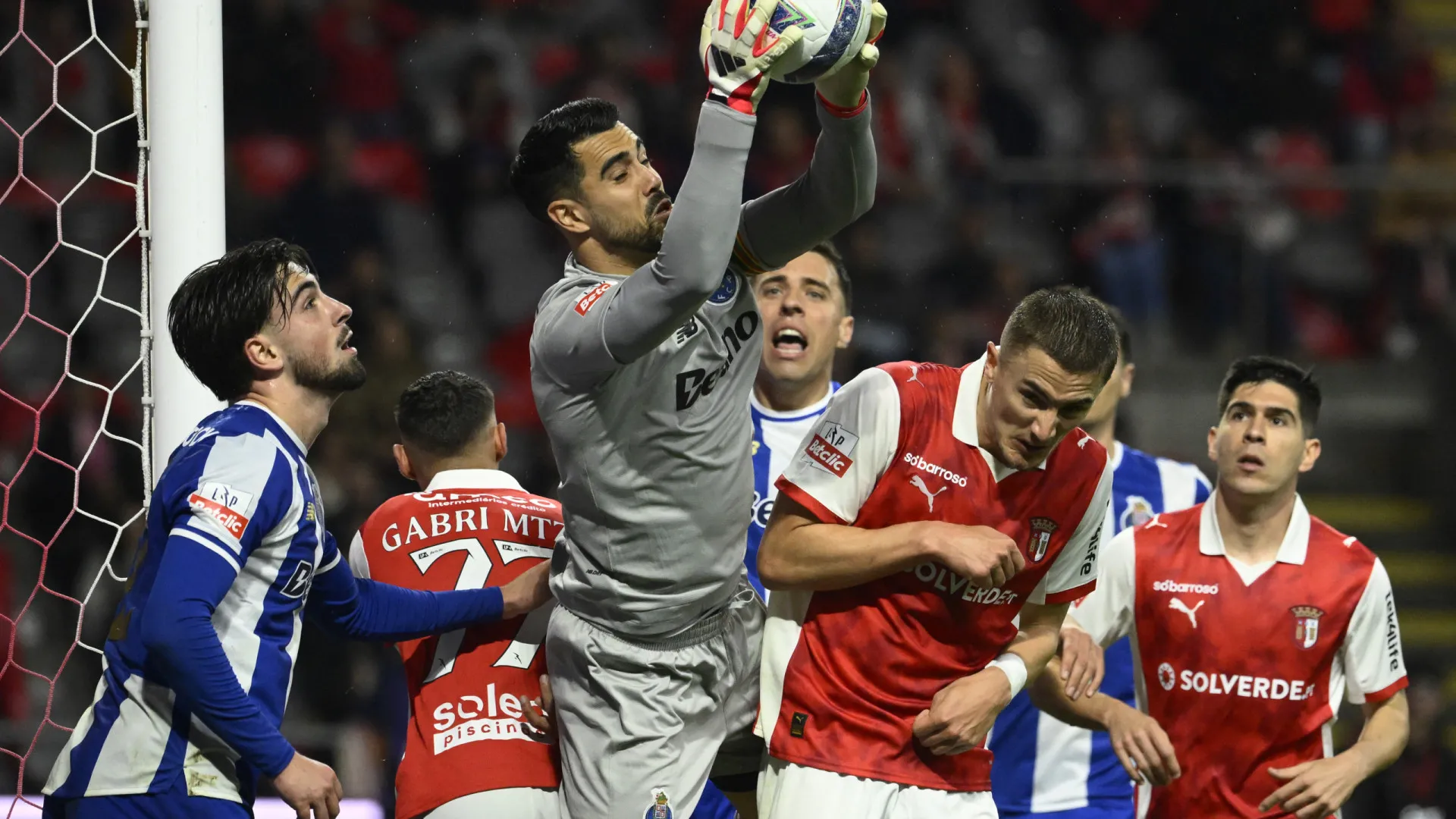 Diogo Costa enaltece substituições e aborda seleção: "Joguei no limite"