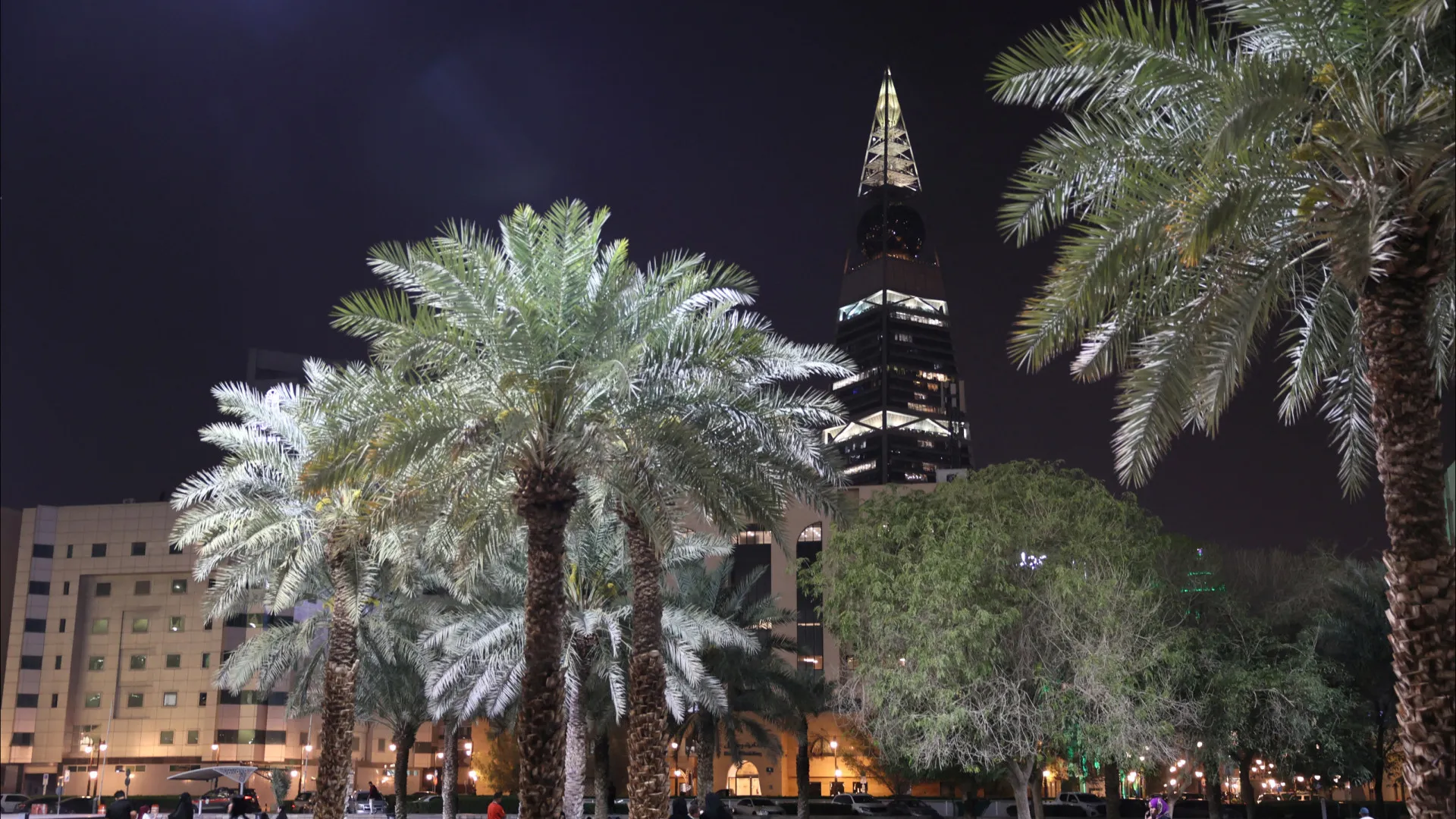 Riade convoca embaixadora iraquiana para discutir ataques do seu país